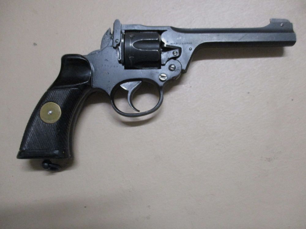 Revolver Enfield FTR 54 .38 S&W canon miroir brillant