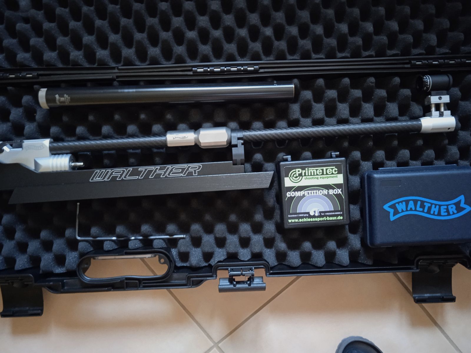 Neuwertiges Luftgewehr Typ Walther LG 400  Blacktec Aufgelegt mit Visiererhöhung incl. Koffer.