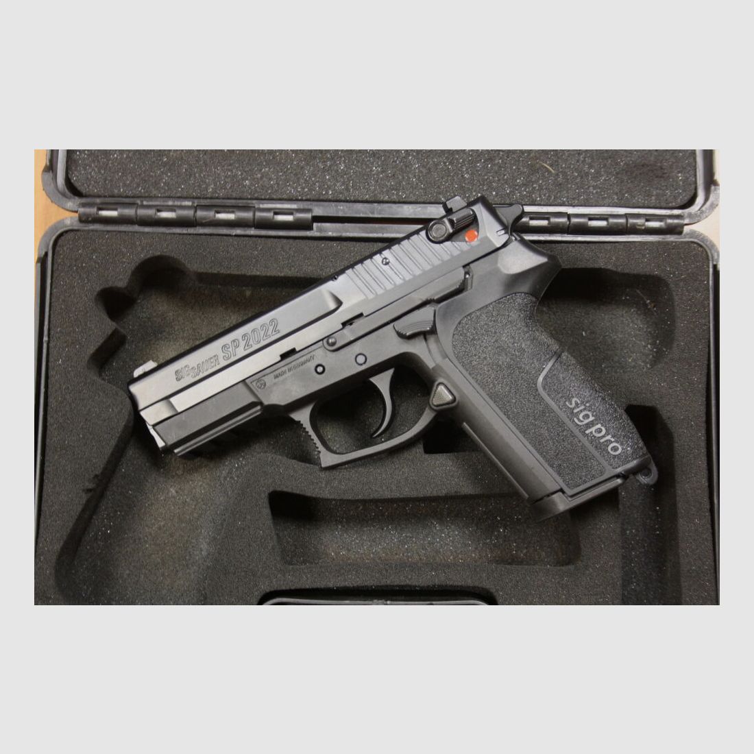 SIG Sauer SP 2022 SIG PRO Kaliber 9mm Luger Bj 2006	 SP 2022