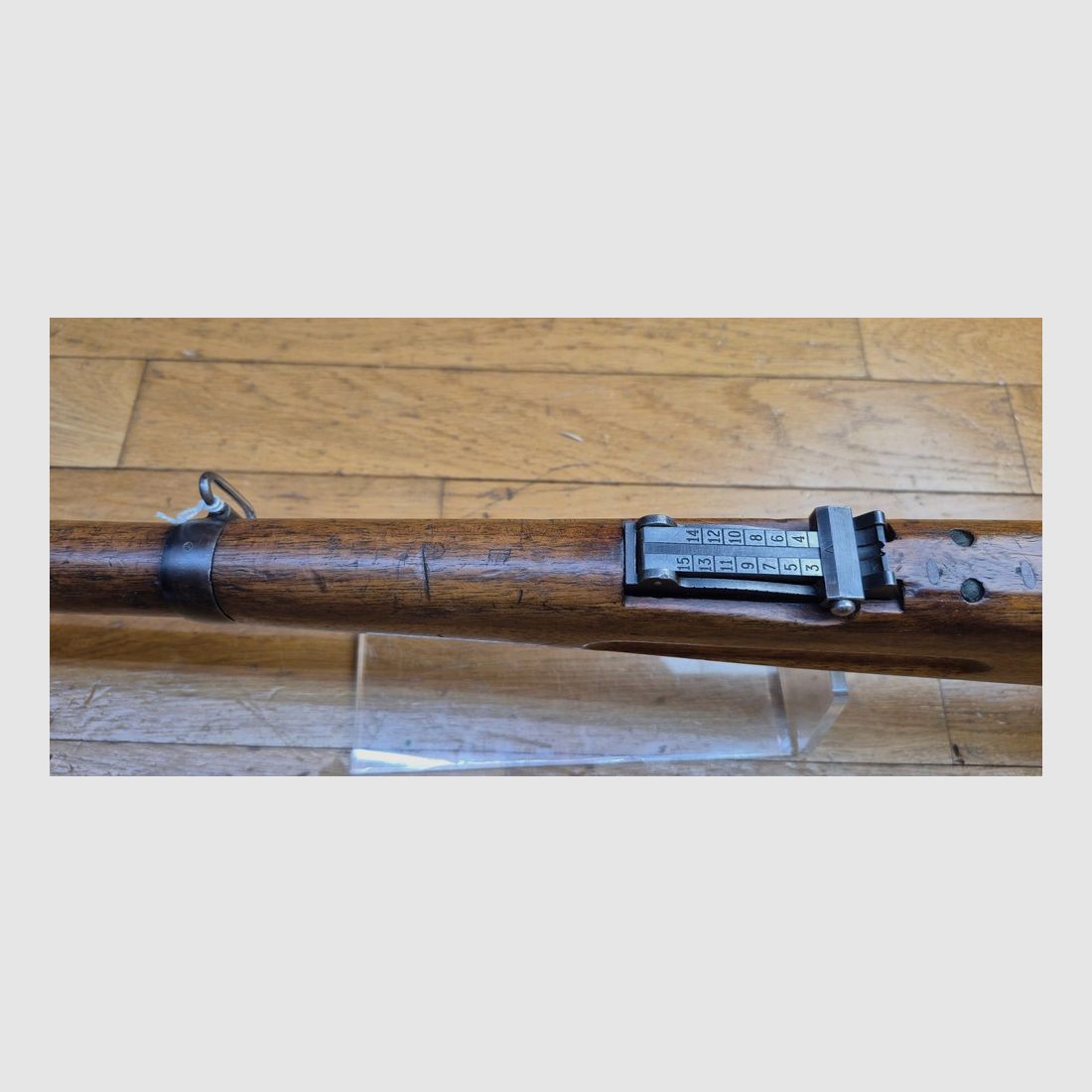 Seltene Schweizer Büchse 05/11 – Auf Basis der Kavalleriebüchse 1905 System 1889 Schmidt Rubin modifiziert 1911 – Munition GP11 in 7,5 x 55 Schweiz – Gute Hölzer, aber mit Reparaturen – Mechanik einwandfrei und sehr schöner Lauf – Ausgezeichnete kleine Büchse in Kat. D – BE/BE+, Bild 37 von 45
