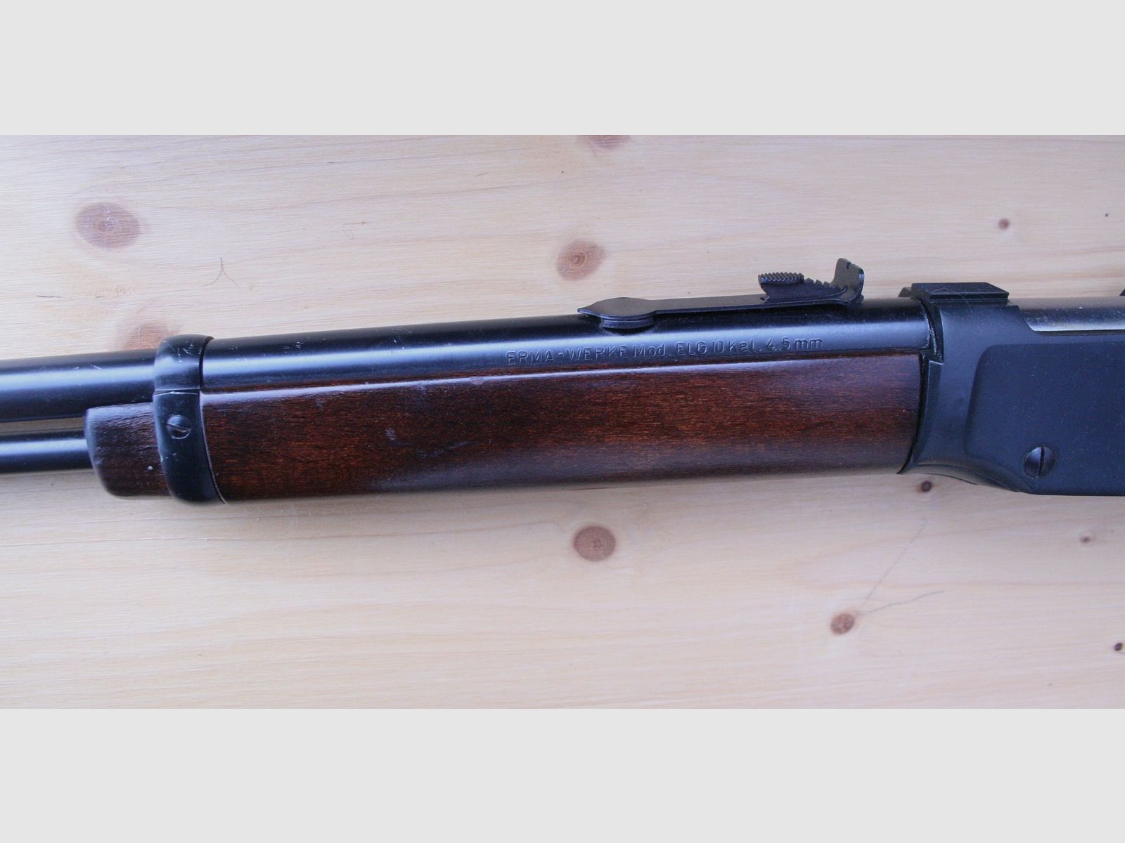 Carabine à air comprimé de collection Erma modèle ELG 10 au look Winchester