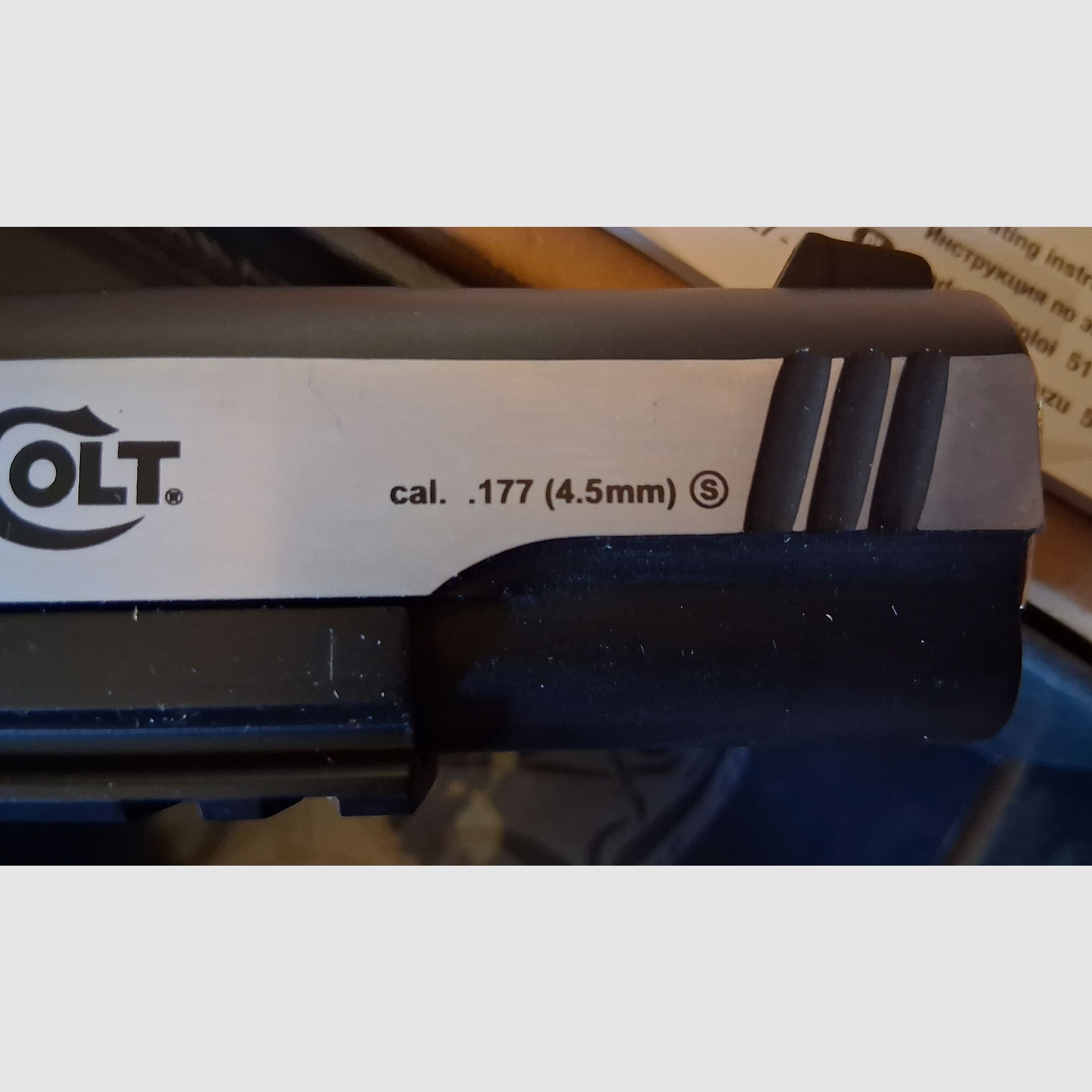 Colt 1911 A1 CO² calibre .177 /4,5mm BB avec marquage F, libre à partir de 18 ans