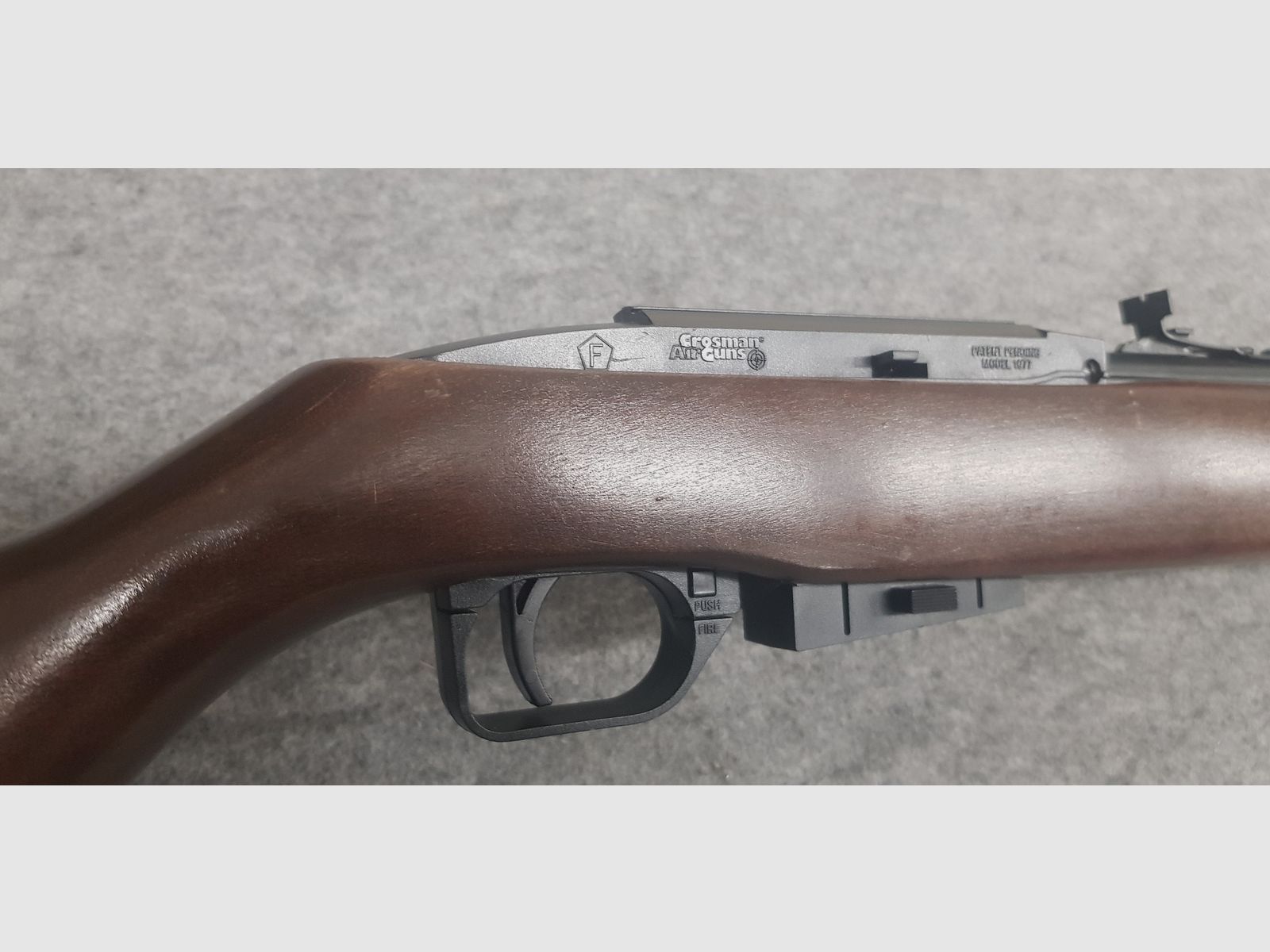 Rara Crosman Mod. 1077 con calcio in legno 4,5mm Diabolo Co2 fucile ad aria compressa