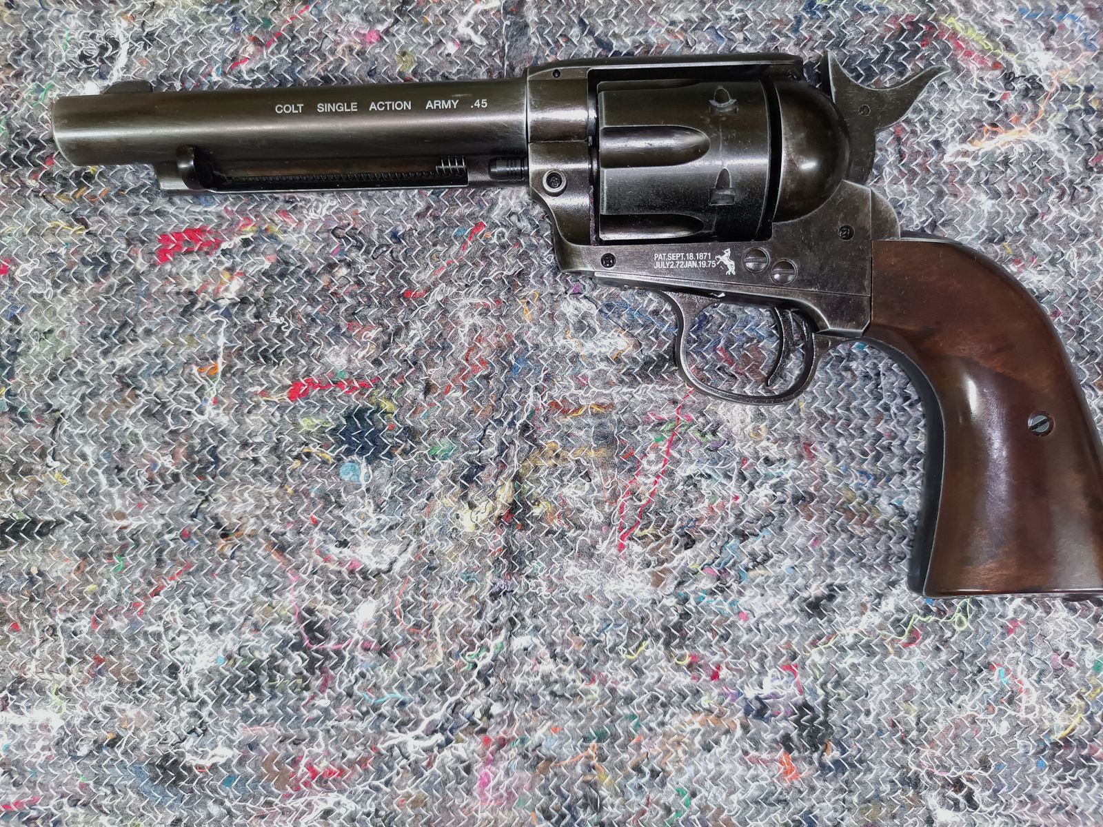 Legends Cowboy Rifle und Colt Single Action Army® SAA Co2-Revolver