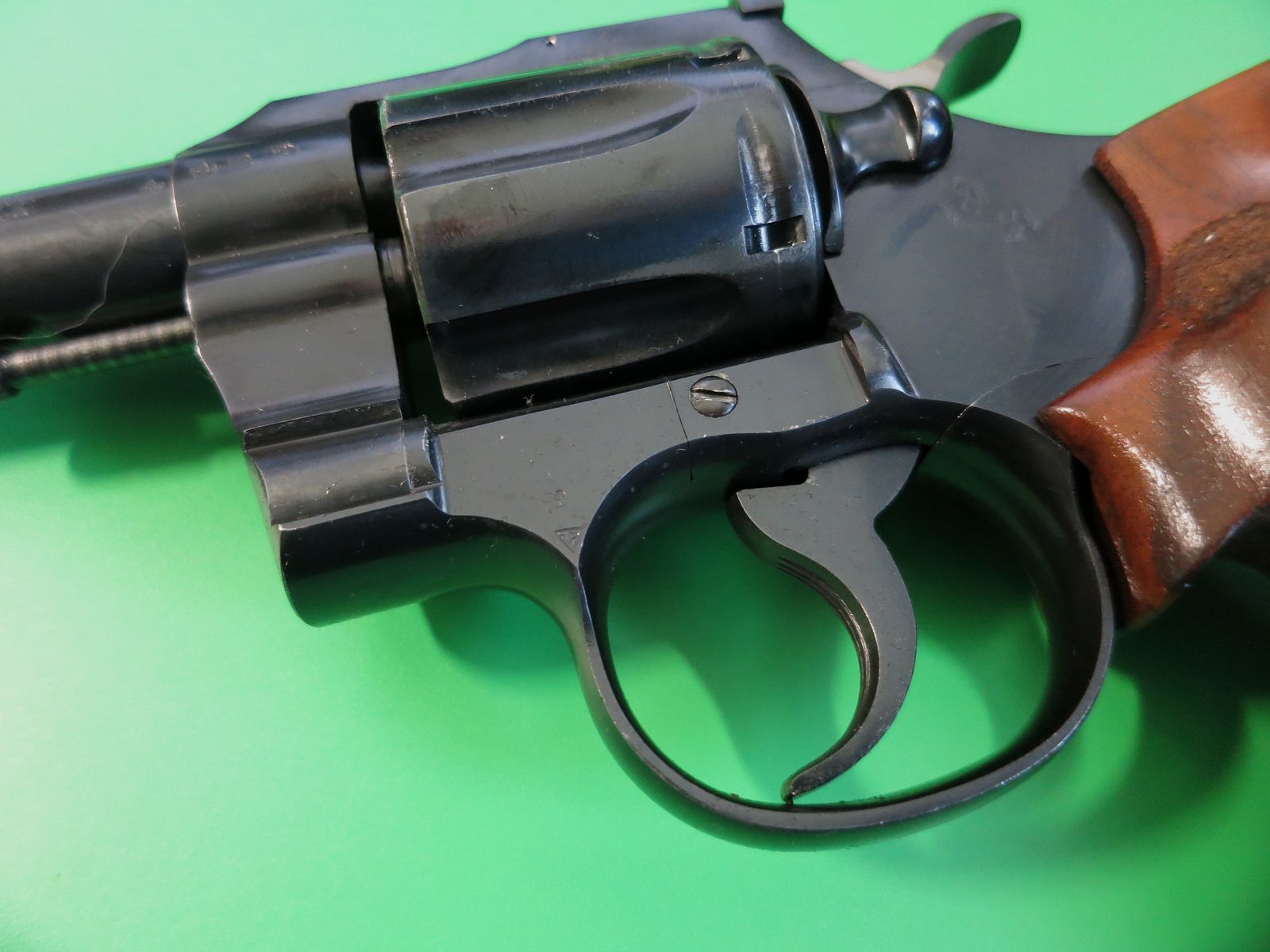 Revolver COLT Officer's Model Match, Vijfde uitgave van de serie in .22lr, Sportgreep #2