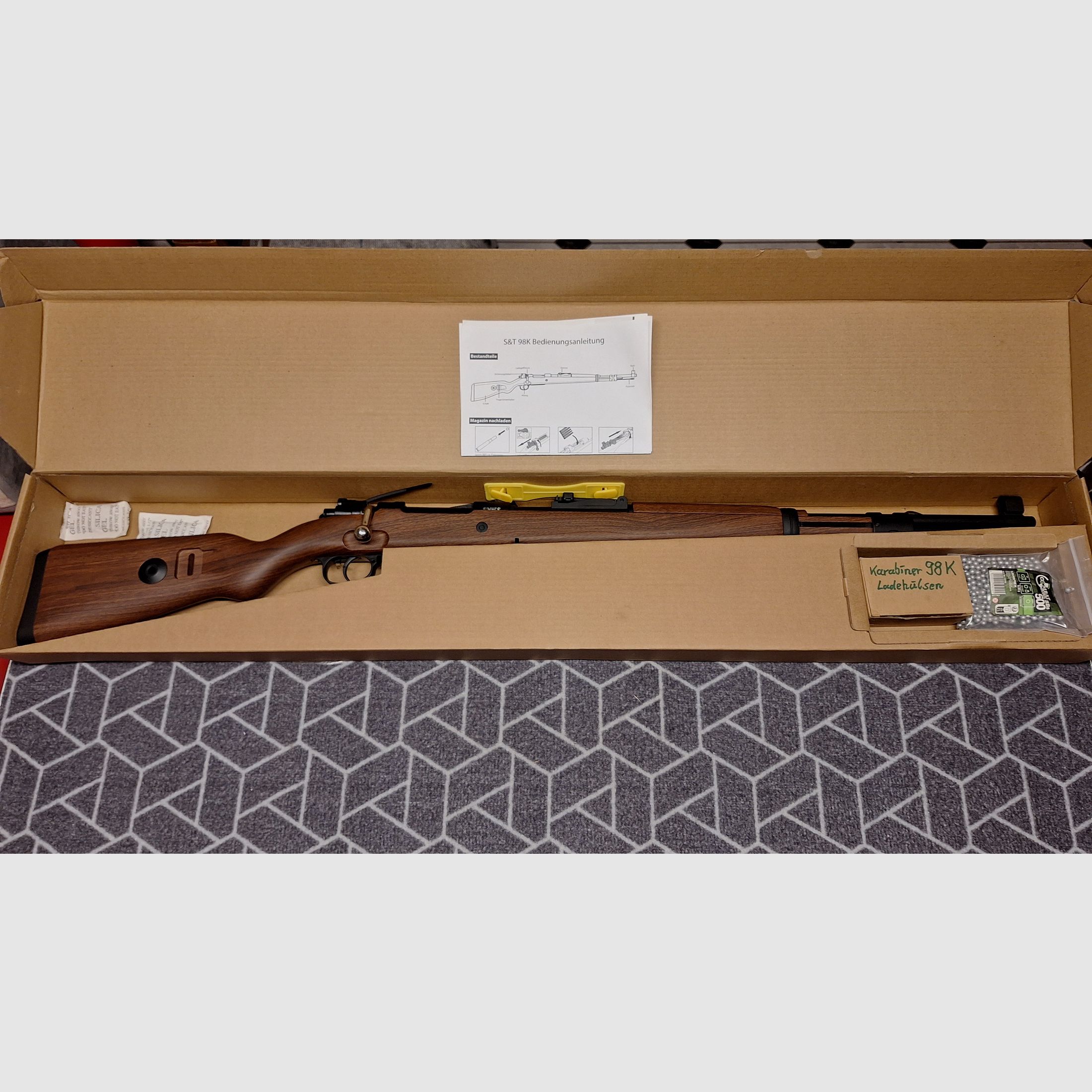 Karabiner 98K Bolt-Action Springer Gewehr mit Hülsenauswurf 6mm BB Holzoptik - Neuwertig!