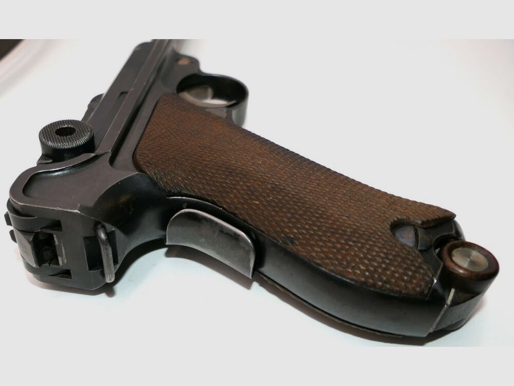 Fabryka broni w Bernie Szwajcarski pistolet ordynansowy Mod.1906/29 w kalibrze 7,65 mm