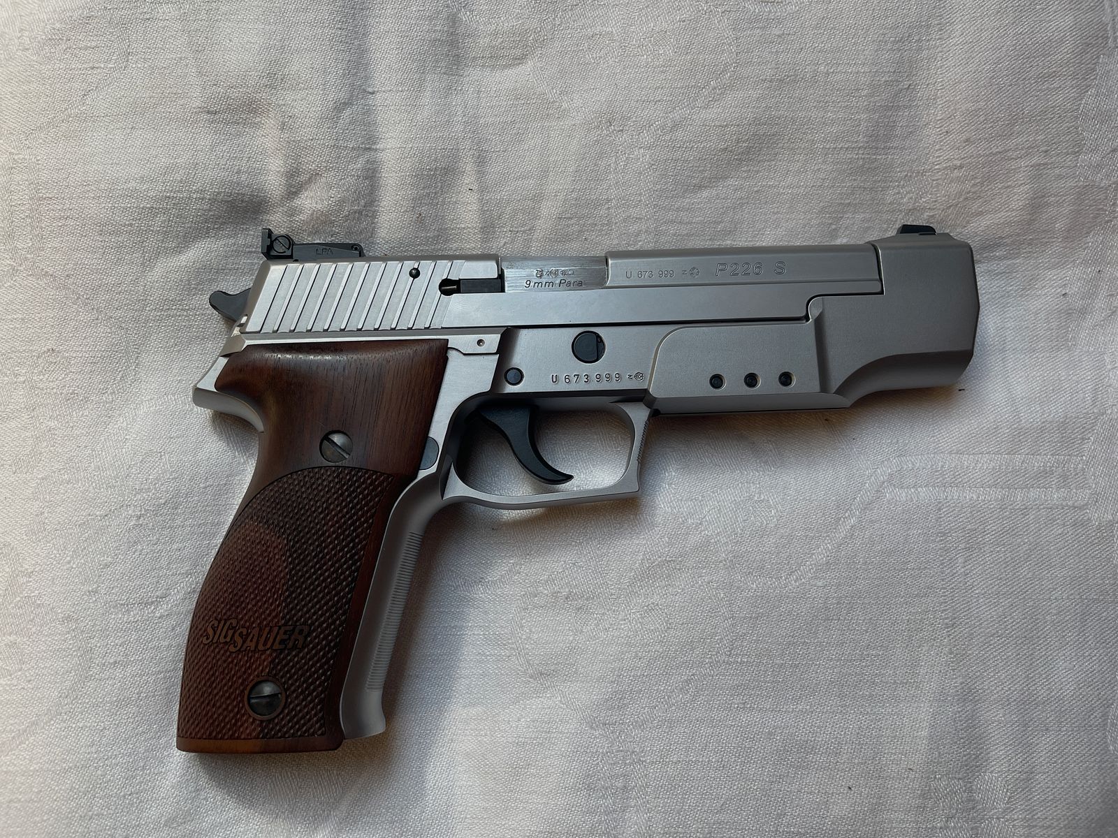 SIG SAUER P 226 S