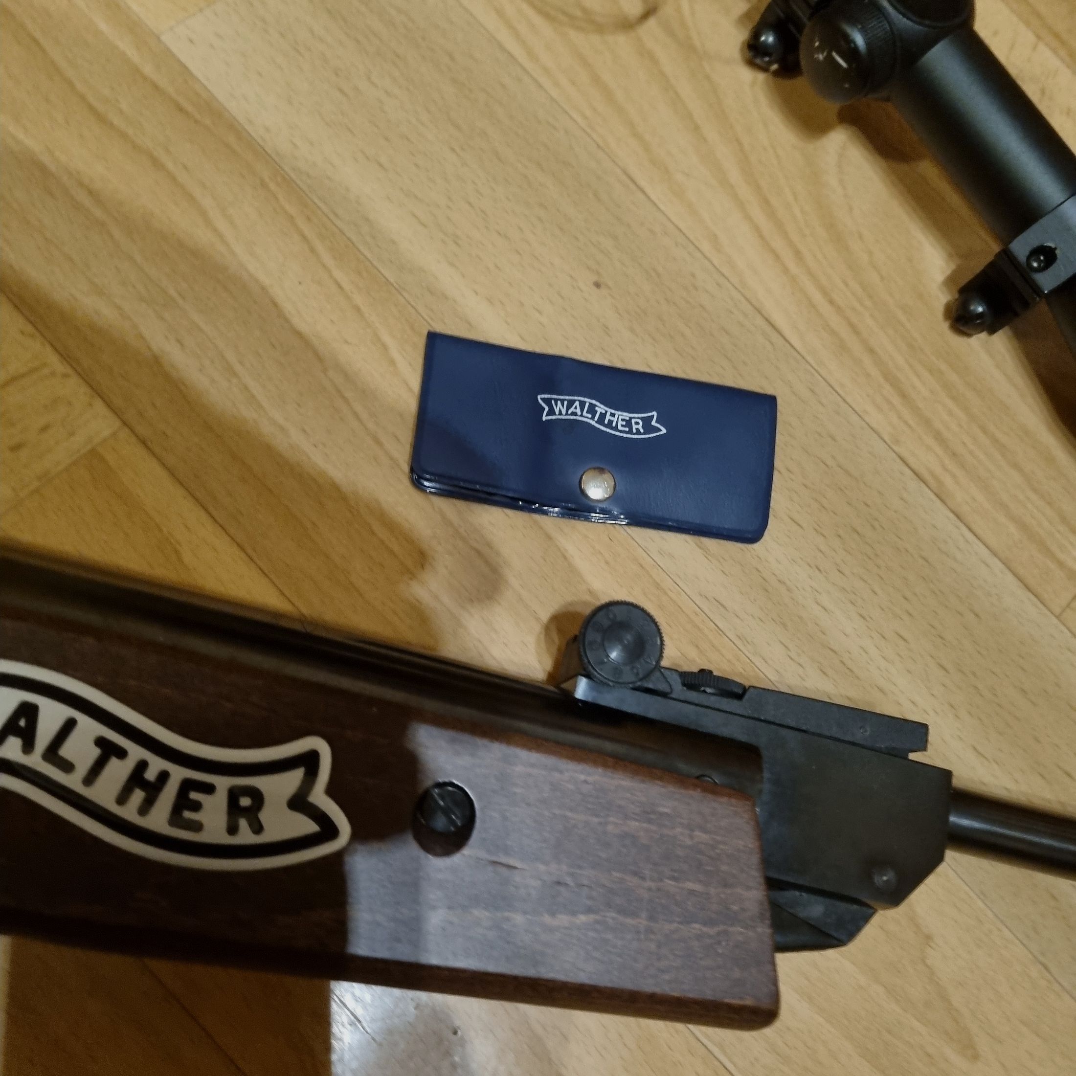 Walther Panther Knicker, 4,5 mm mit ZF Bushmaster, dazu 100 Prometheus Projektile