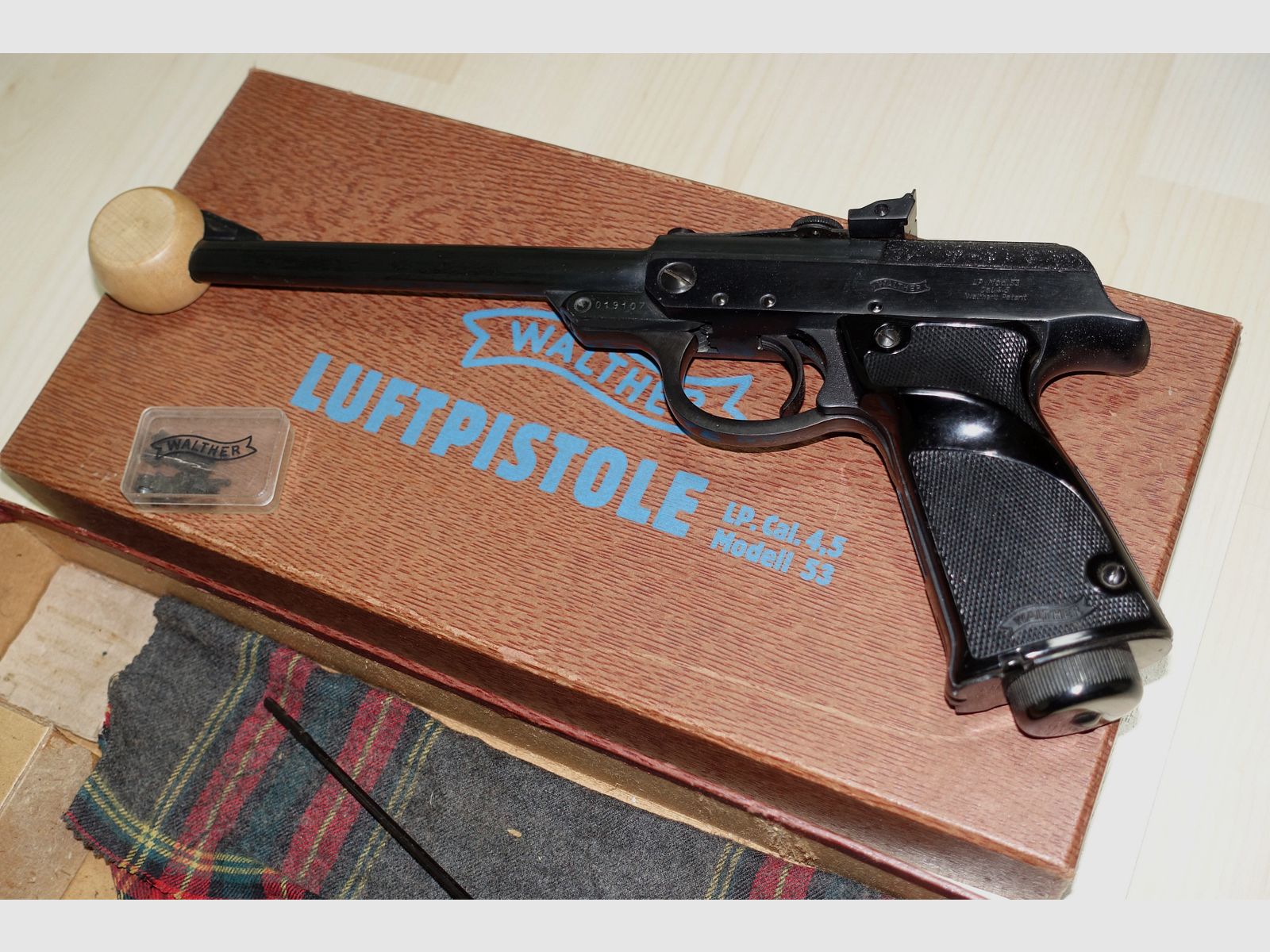 Beautiful 70-year-old Walther LP53 / Collector's item