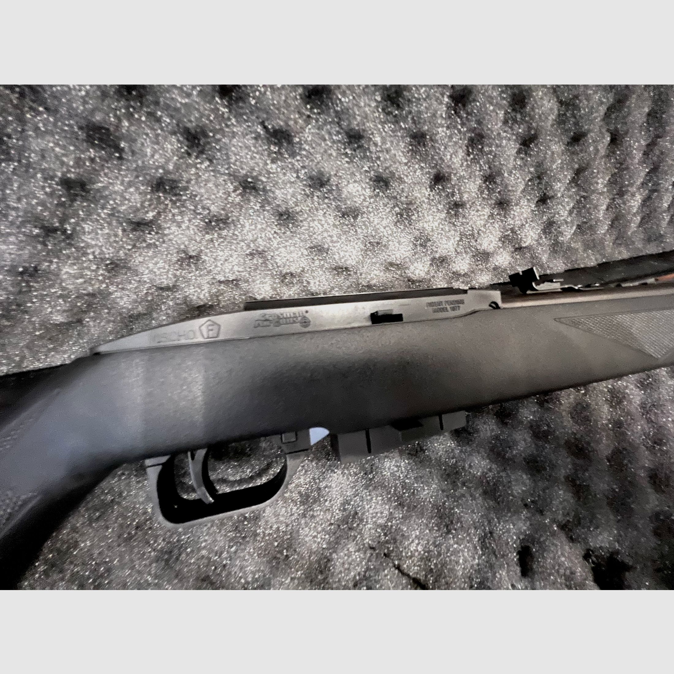 Crosman Modell 1077 AirSource halbautomatisches Luftgewehr