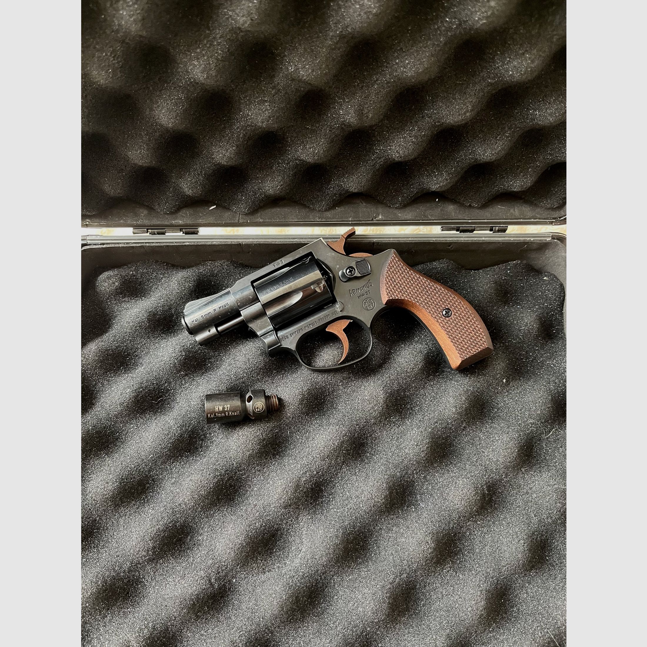 Weihrauch HW 37 brüniert Schreckschussrevolver inkl. Holzgriffschalen