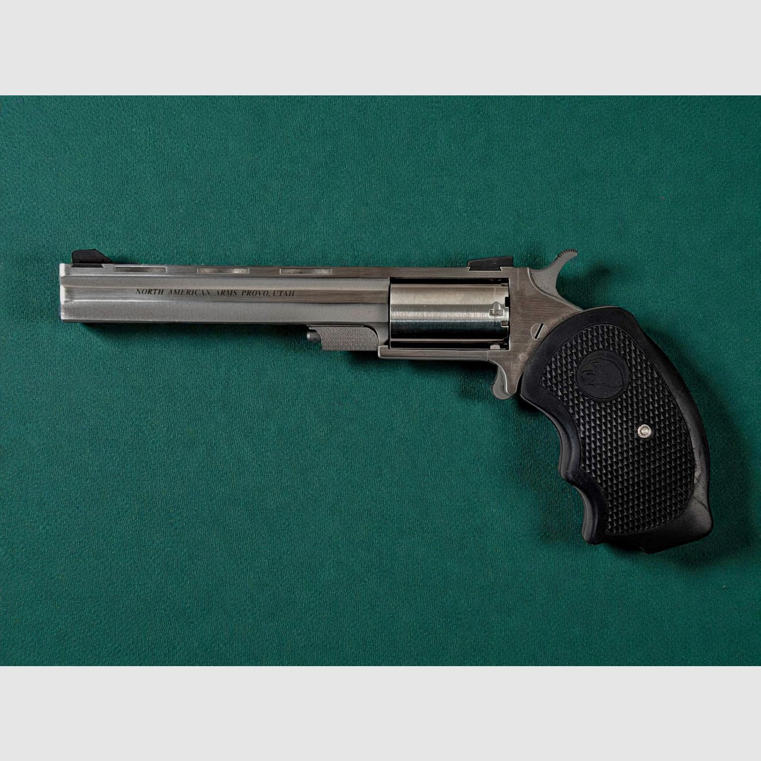 NAA Revolver Kal. .22lr mit Wechseltrommel .22 WMR