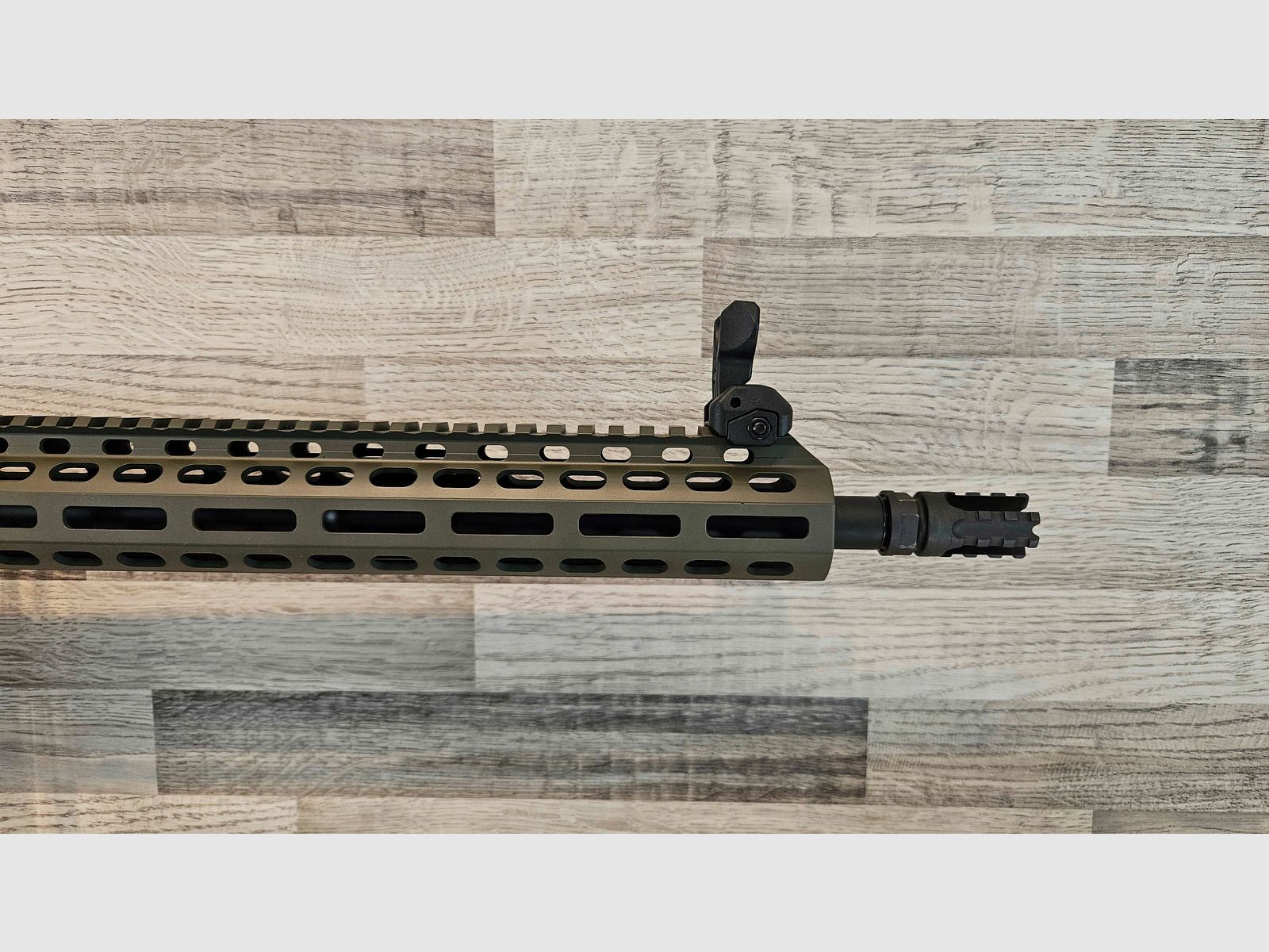 Neuware vom Fachhandel - Schmeisser AR15 M5FL Sondermodell MAGPUL 16,75" OD Green FDE Kal. .223Rem