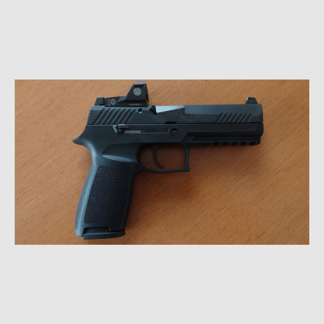 Sig Sauer SL-PISTOOL: SIG SAUER P320 RX VOLLEDIGE MAAT MET ROMEO1 KAL. 9MM LUGER