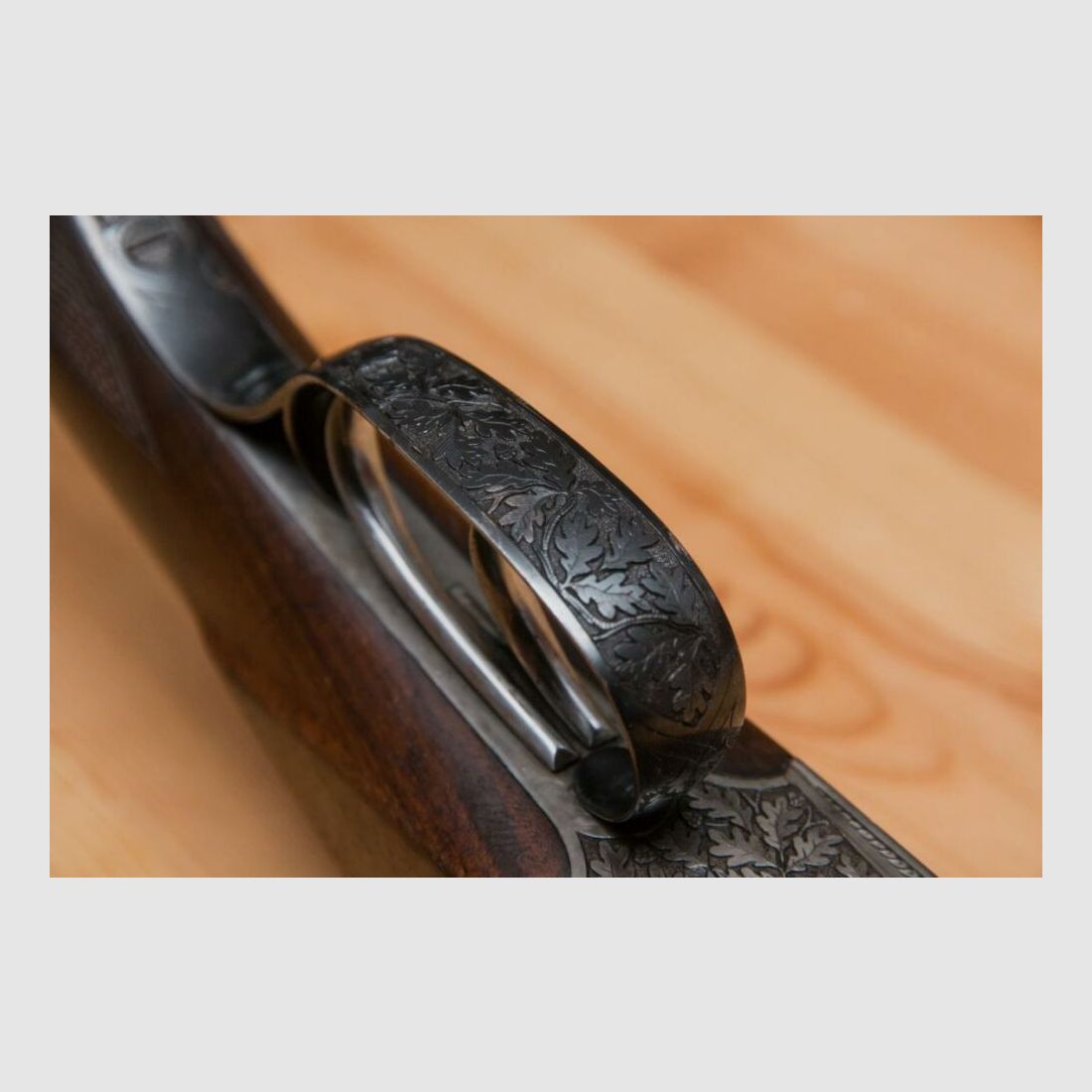 exklusive Jagdflinte side-by-side mit tiefgestochener Gravur Querflinte Doppelflinte