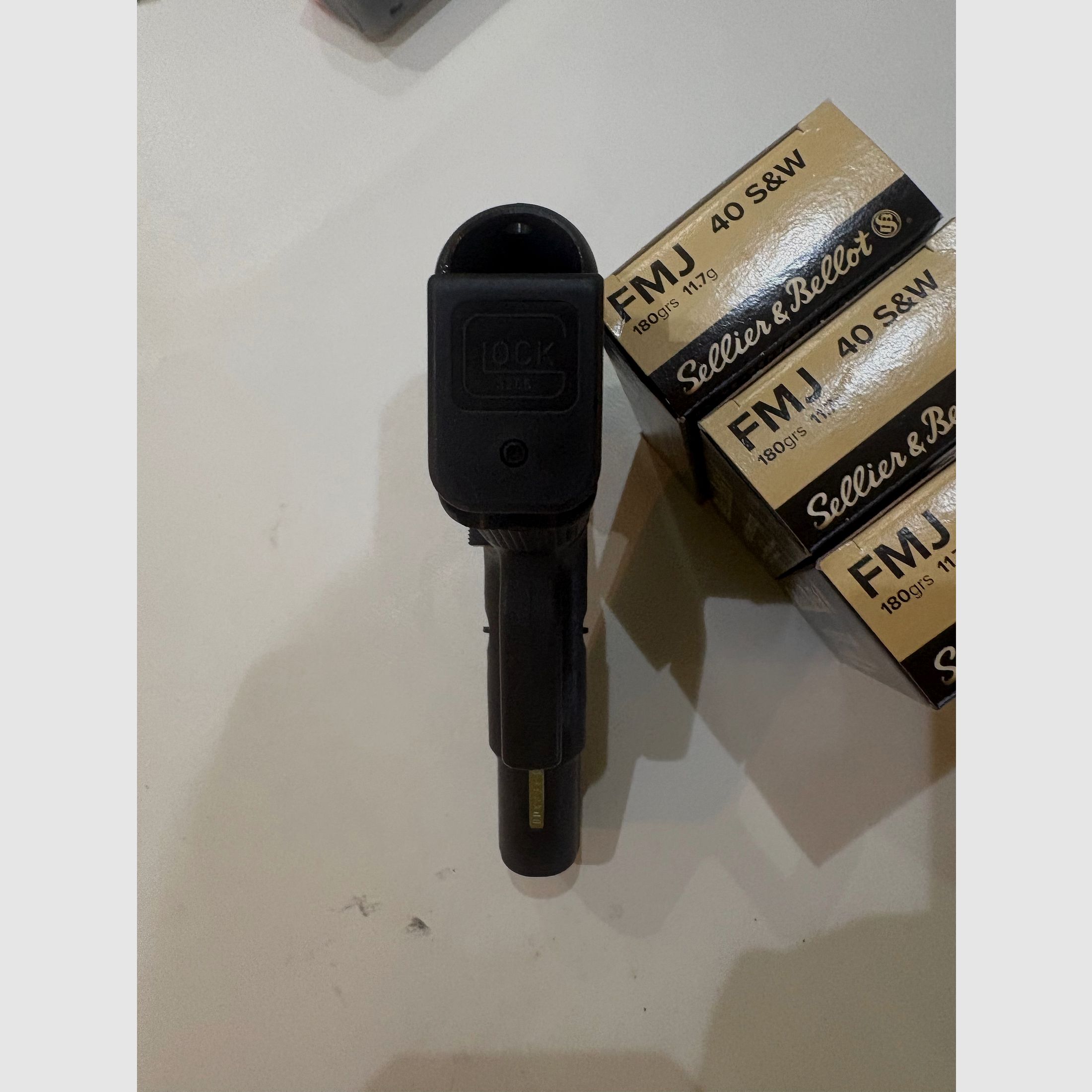 Glock 23 Kaliber 40S&W met 135 schoten munitie Gen 2