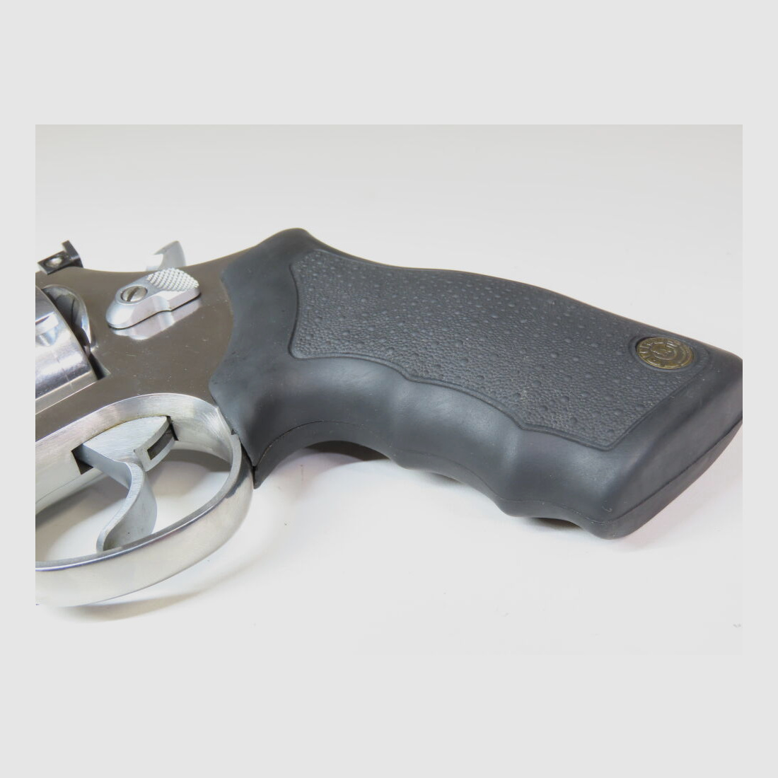 Revolver Taurus Euro Champion en acier inoxydable de 6 pouces