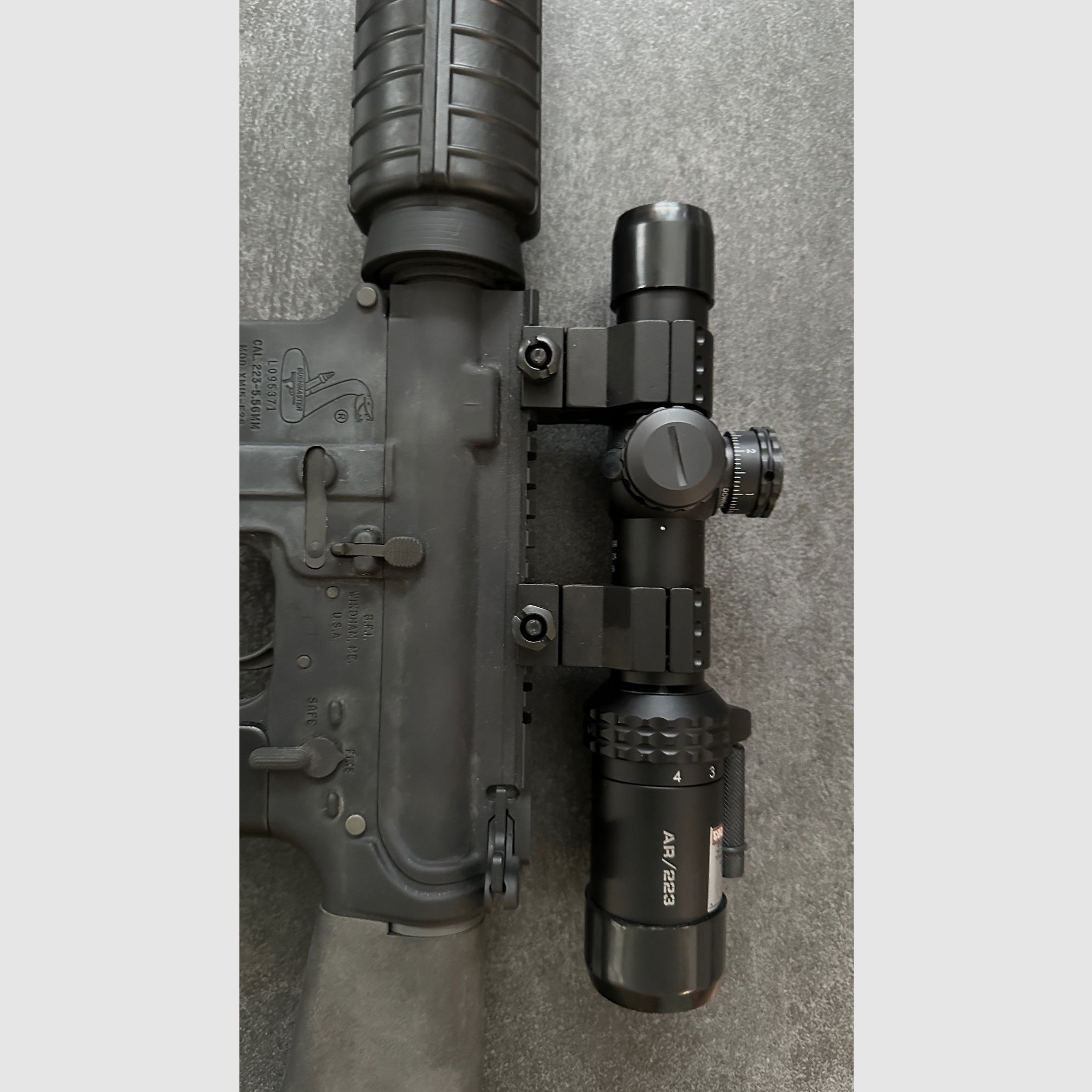 AR15 Bushmaster Cal. 223-5.56mm plus Optik Bushnell AR/223
