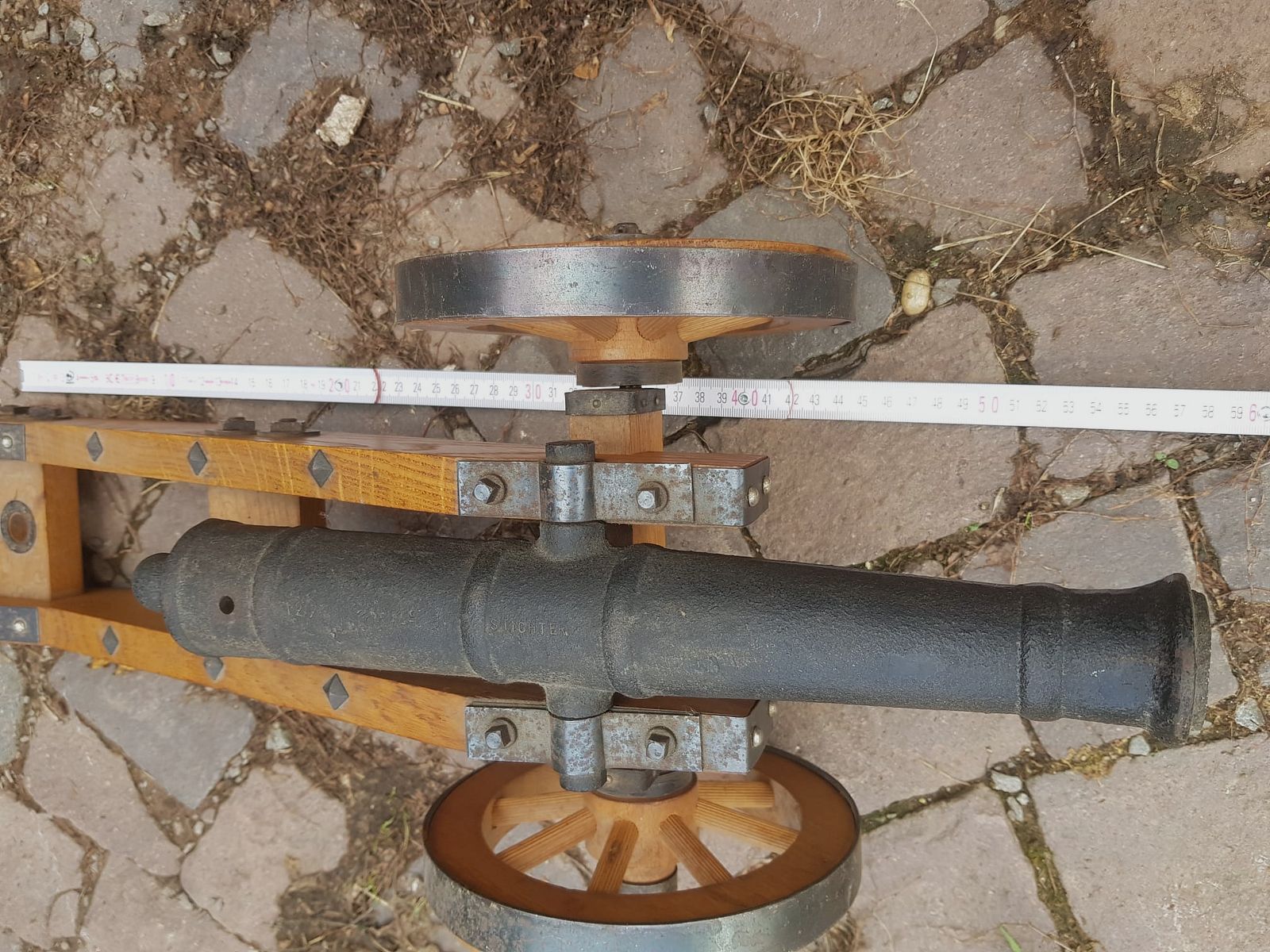 <Vendi due cannoni a avancarica con accessori