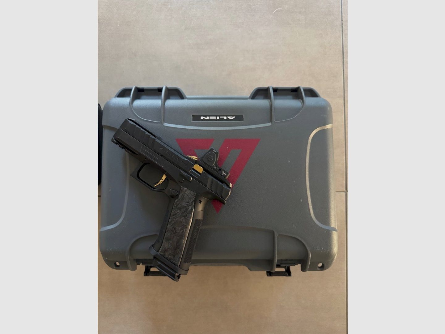Laugo Alien Remus Limited Full Kit with Trijicon RMRcc, 9 mm Para
