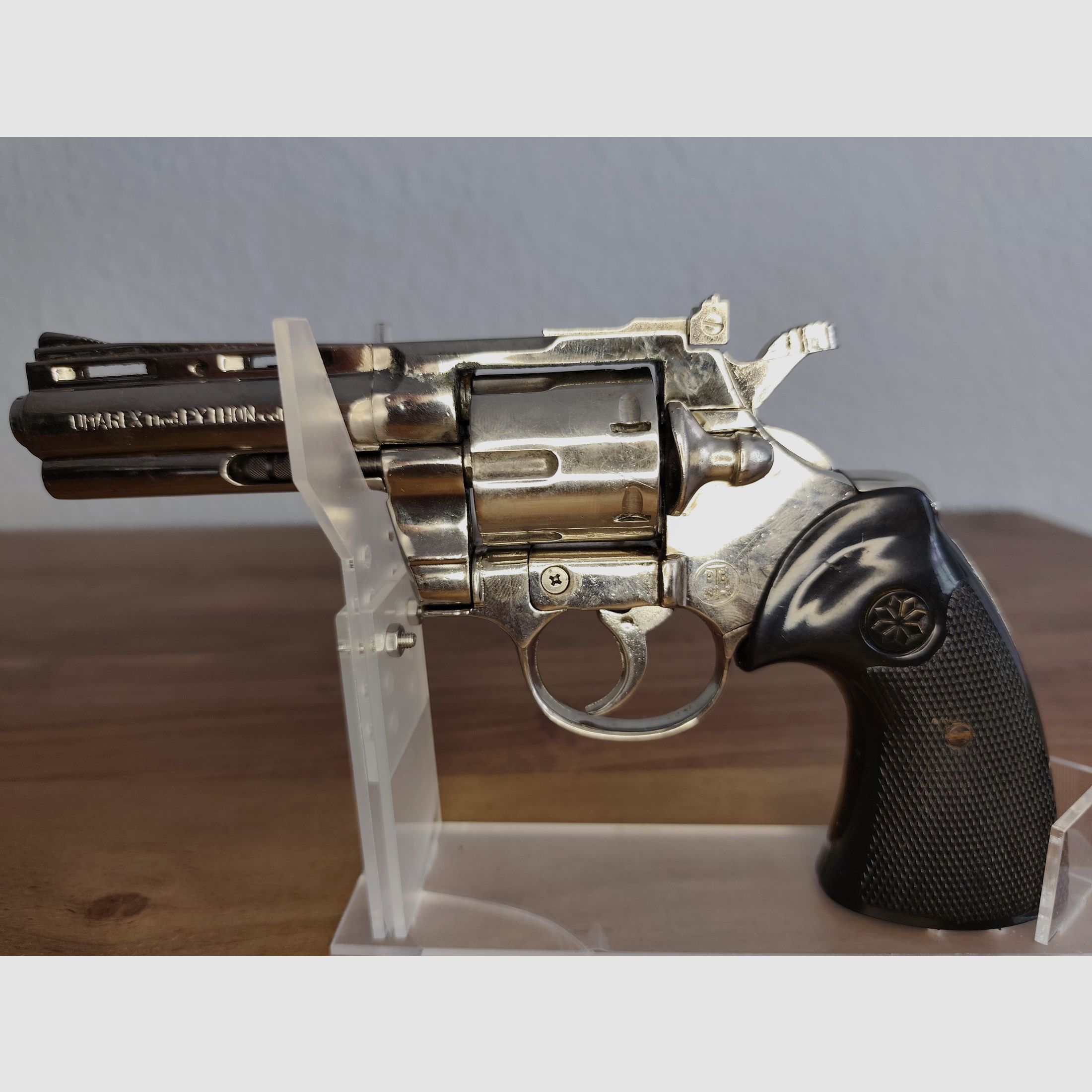 UMAREX Python 9mm R    !!!Defekt an Bastler kleine Feder gebrochen!!!