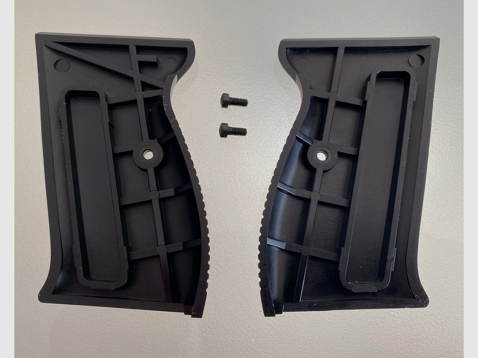 Erma EGP 88 original plastic grip panels and the original screws