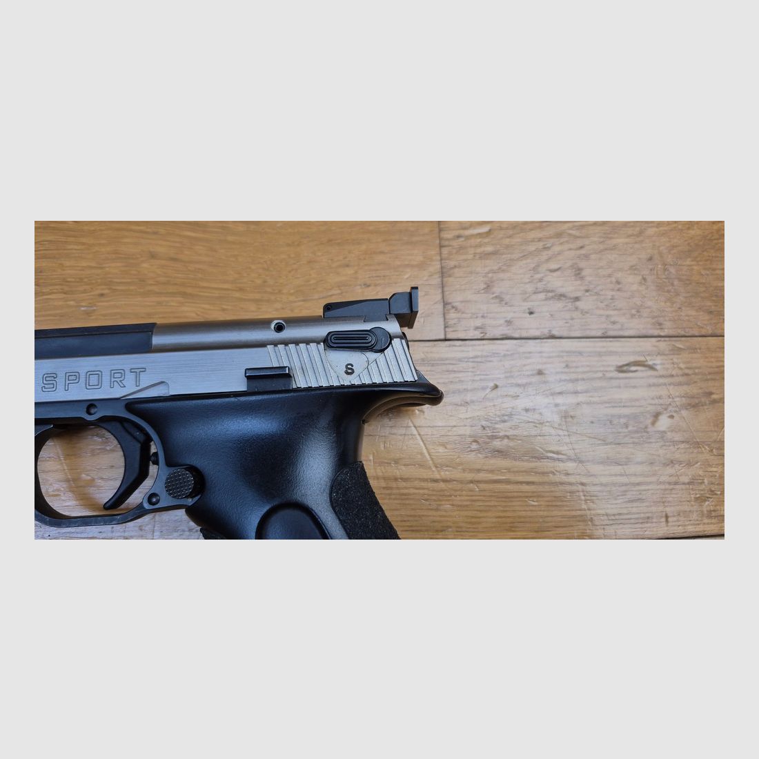 Très bon pistolet de tir Hammerli – Modèle X-ESSE Sport – Cal. 22LR – Qualité suisse mais Made in Germany !- Excellent outil d&rsquo;entrainement – Avec sa mallette d&rsquo;origine et marqueur de chambre – A nettoyer – TBE, image 17 sur 20