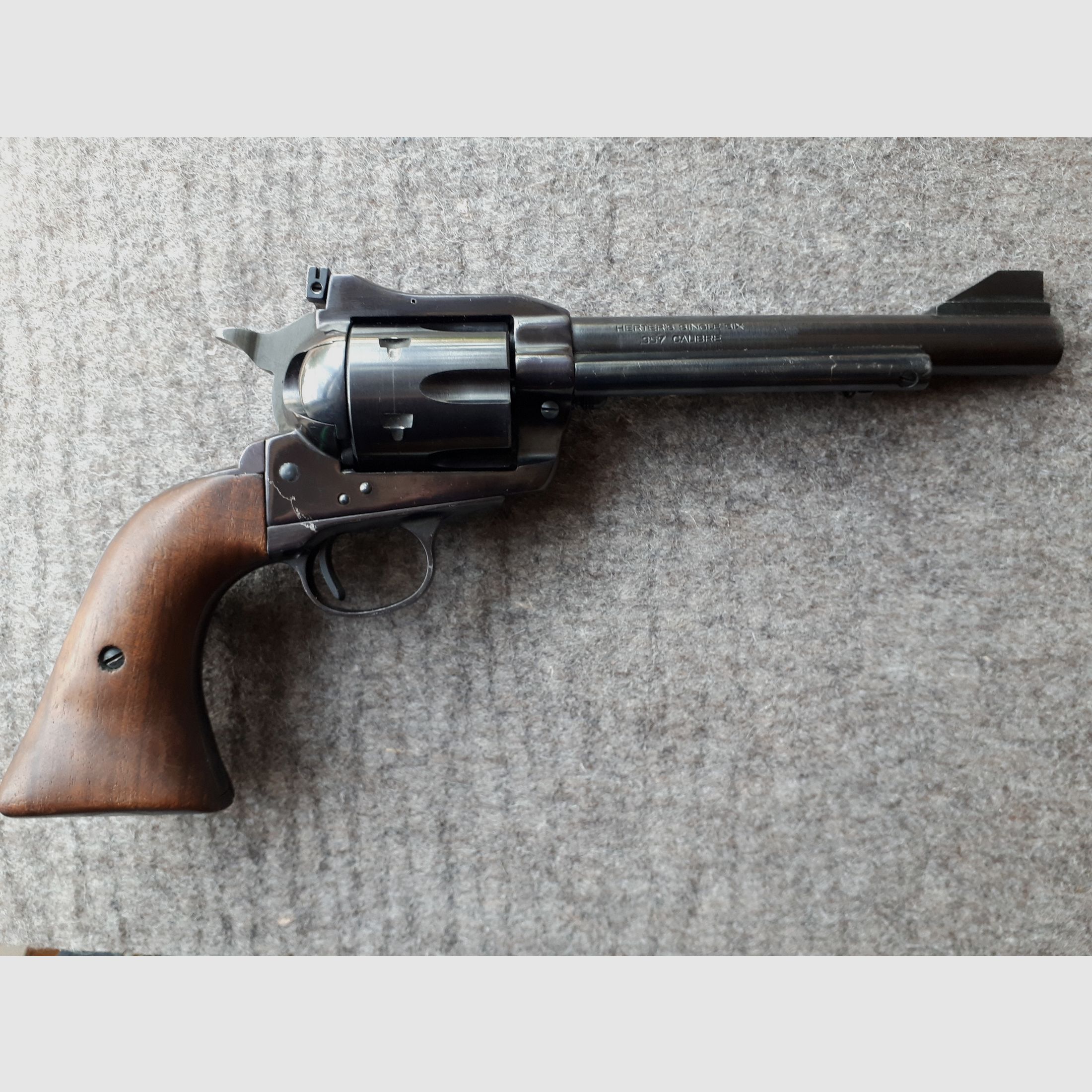 SAA Rewolwer w całości stalowy w kalibrze .357 Mag.
