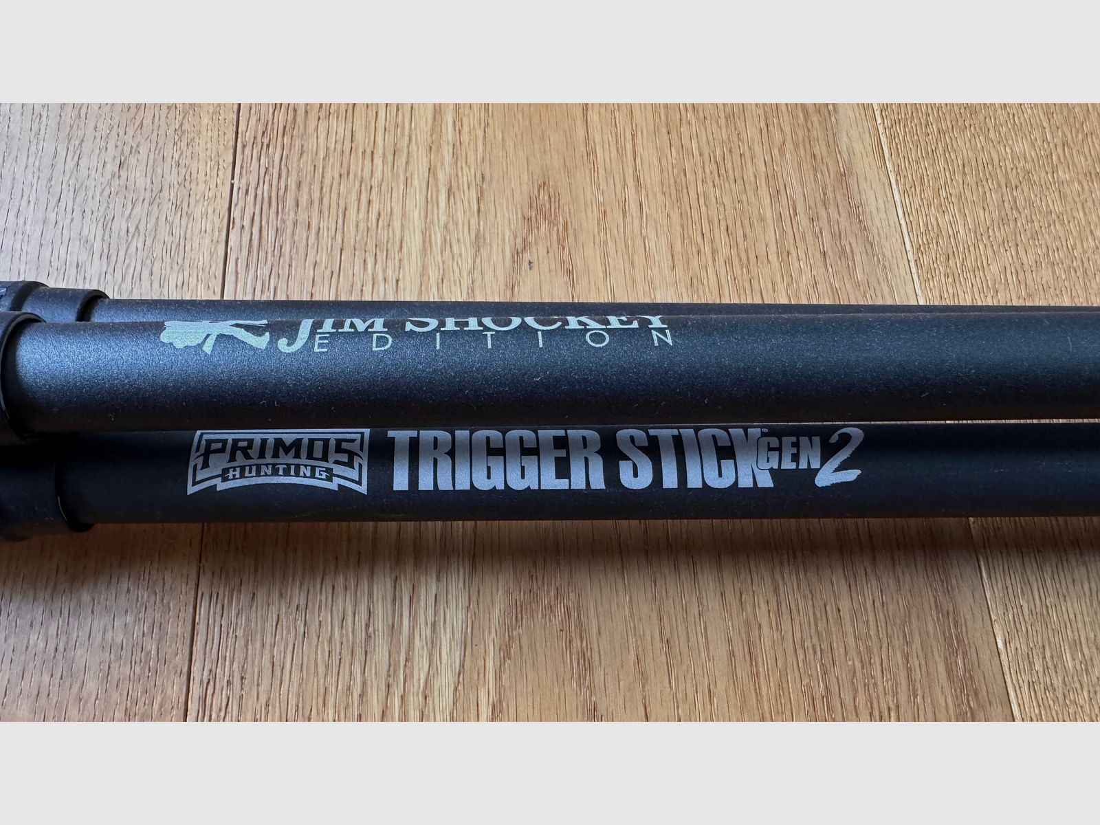 Primos Trigger Stick Gen. 2 Dreibein / Zielstock – Jim Shockey Edition