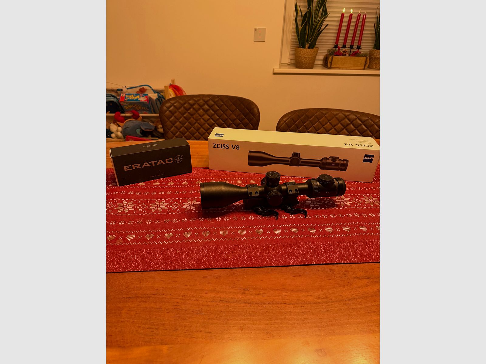 Zeiss V8 2,8–20x56 Zielfernrohr inkl. ERATAC Blockmontage – 1 Jahr alt