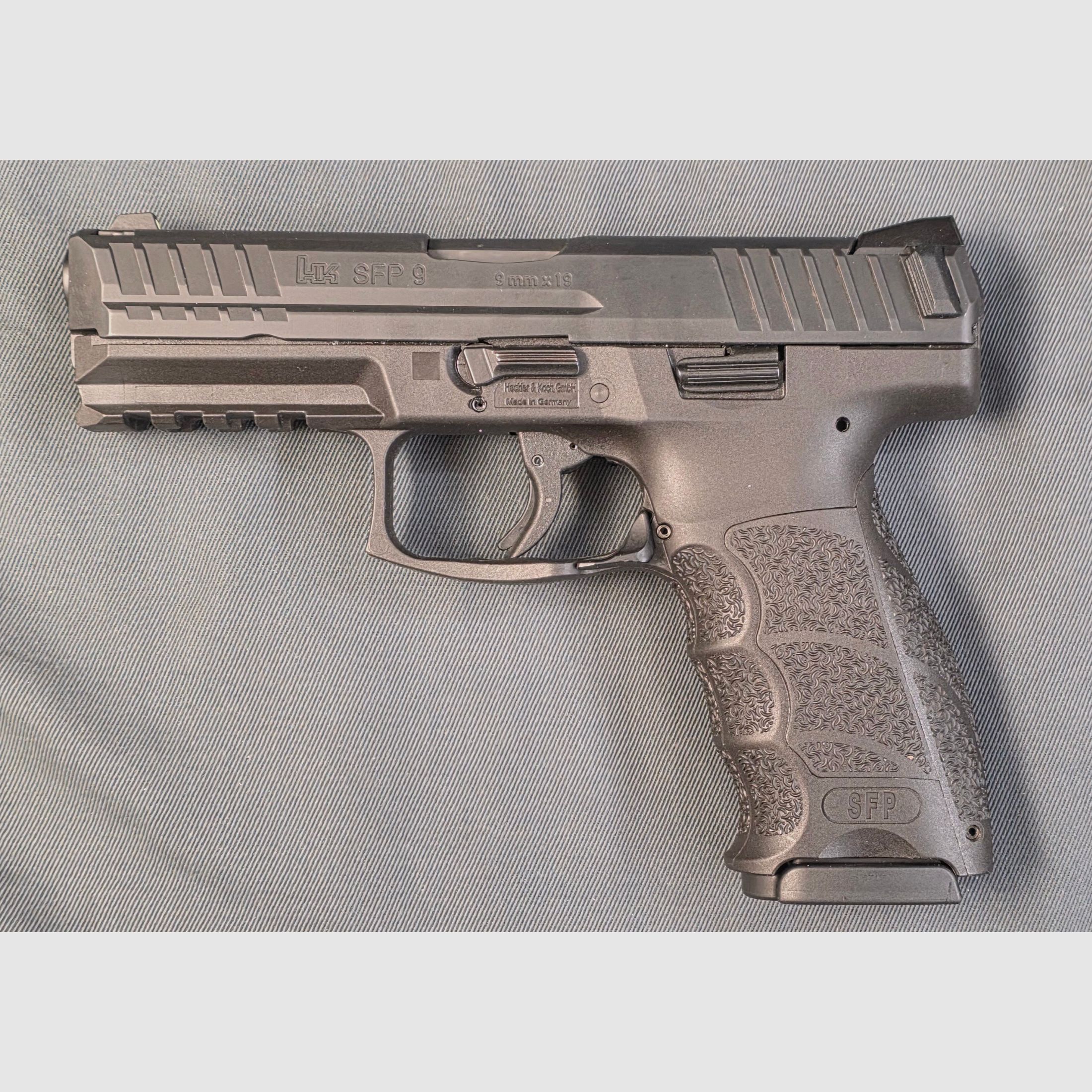 Heckler & Koch SFP9 met 5 magazijnen 9mm Topstaat