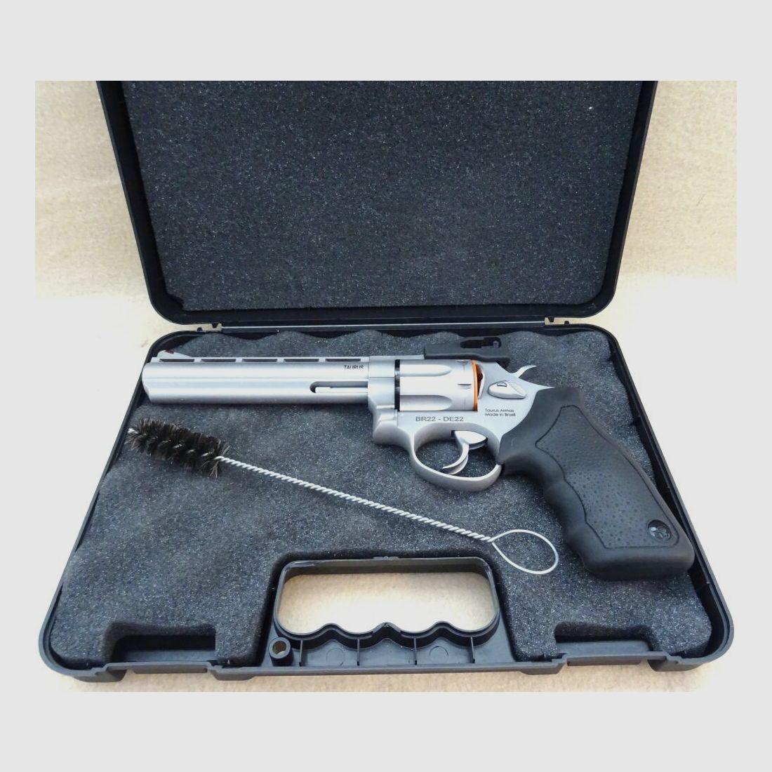 Taurus 689