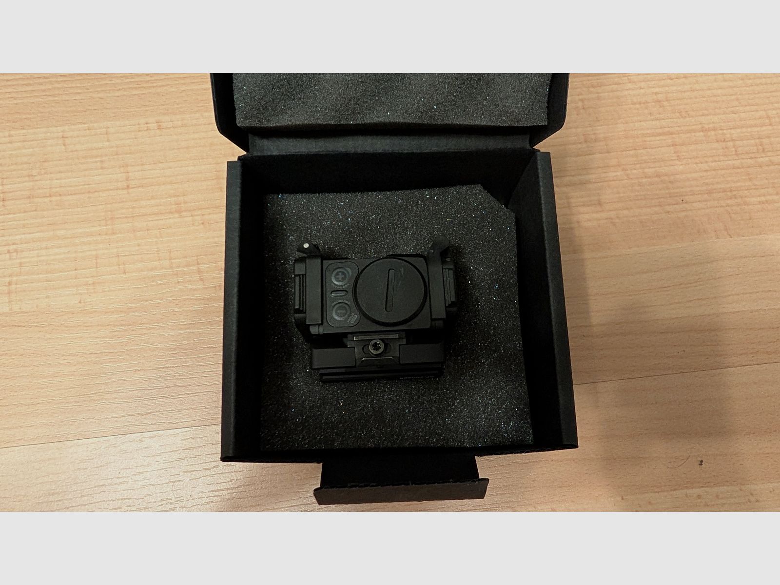 Aimpoint Acro C2 3.5 MOA inkl. Flip Ups und Picatinny Montage - Wie neu