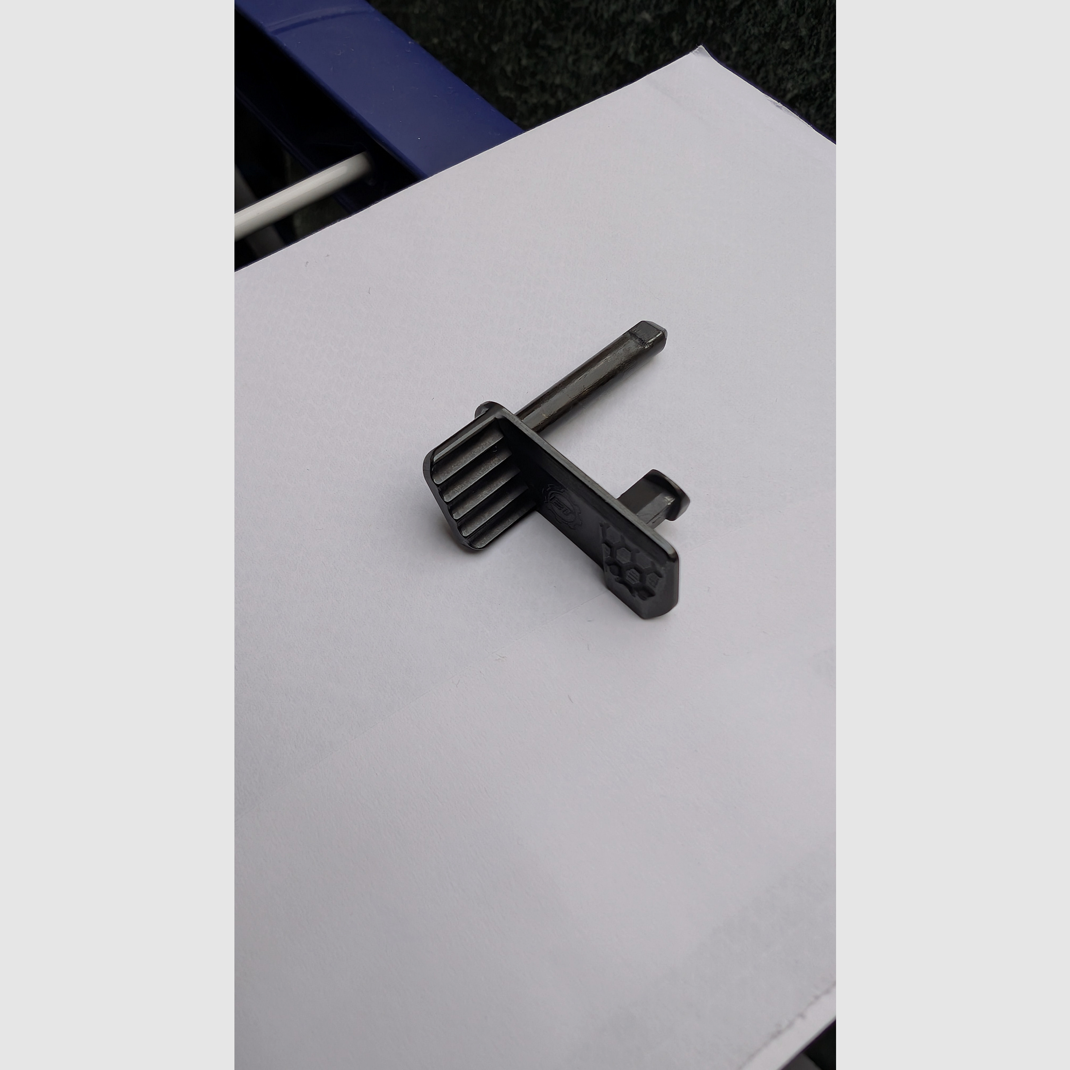 Eemann Tech zamek z uchwytem na kciuk do CZ Shadow 2