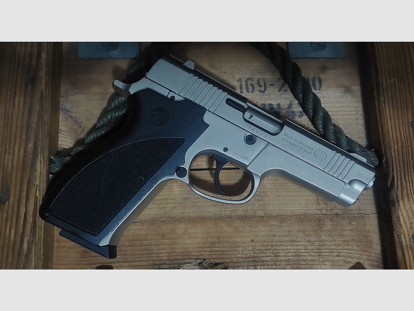 IWG Defender 9 mm P.A.K (PTB 727)