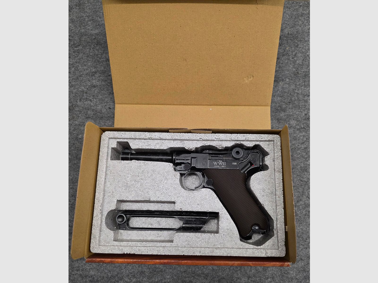 Umarex Legends P08 Luger WWII Special Edition Co2 Pistole mit Blowback  Cal. 4,5 mm Stahl BB
