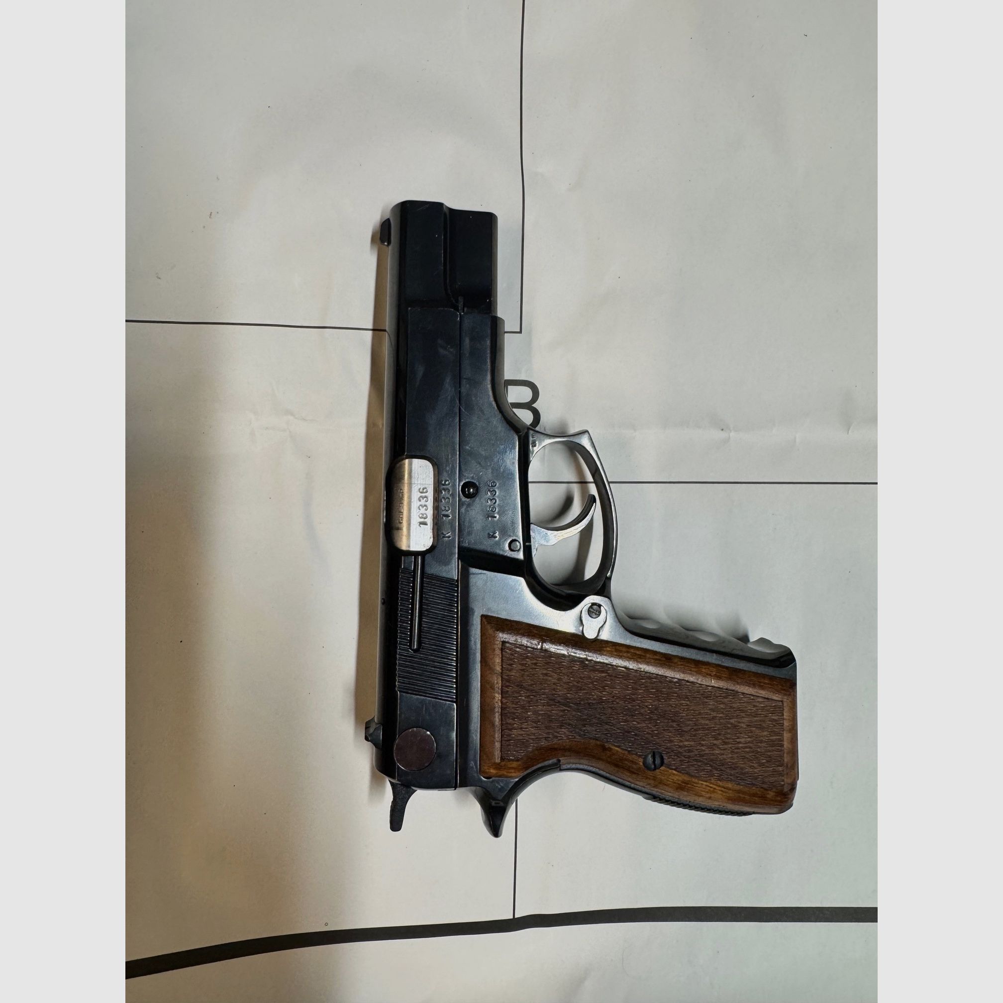 halbautomatische Pistole Luger M90DA Kal. 9mmLuger