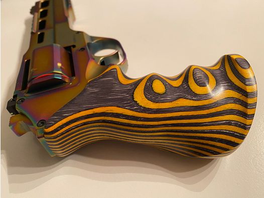 Sonderedition FORM RIFLE STOCKS Target Griff für Revolver Chiappa Rhino Yellow Laminate