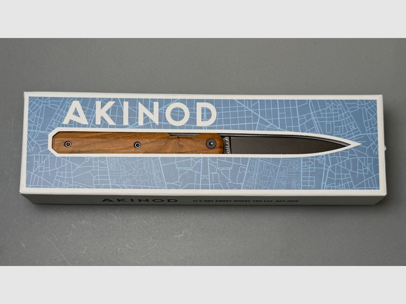 Cuchillo Akindo 18H07, titanio, madera de olivo, imagen 2 de 3