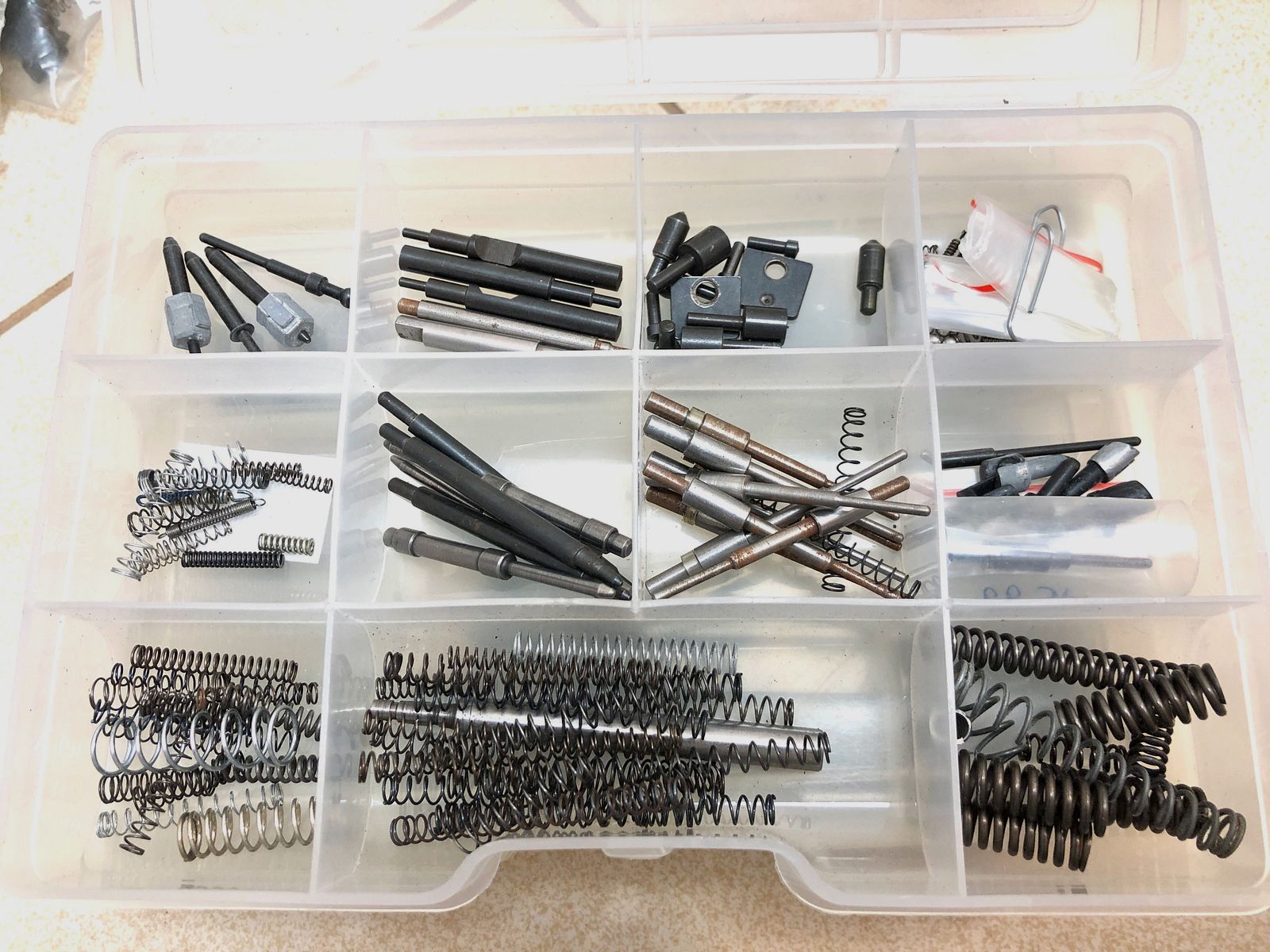 ••• #3 Ersatzteile / Reparatur-Konvolut für Schreckschusswaffen •••