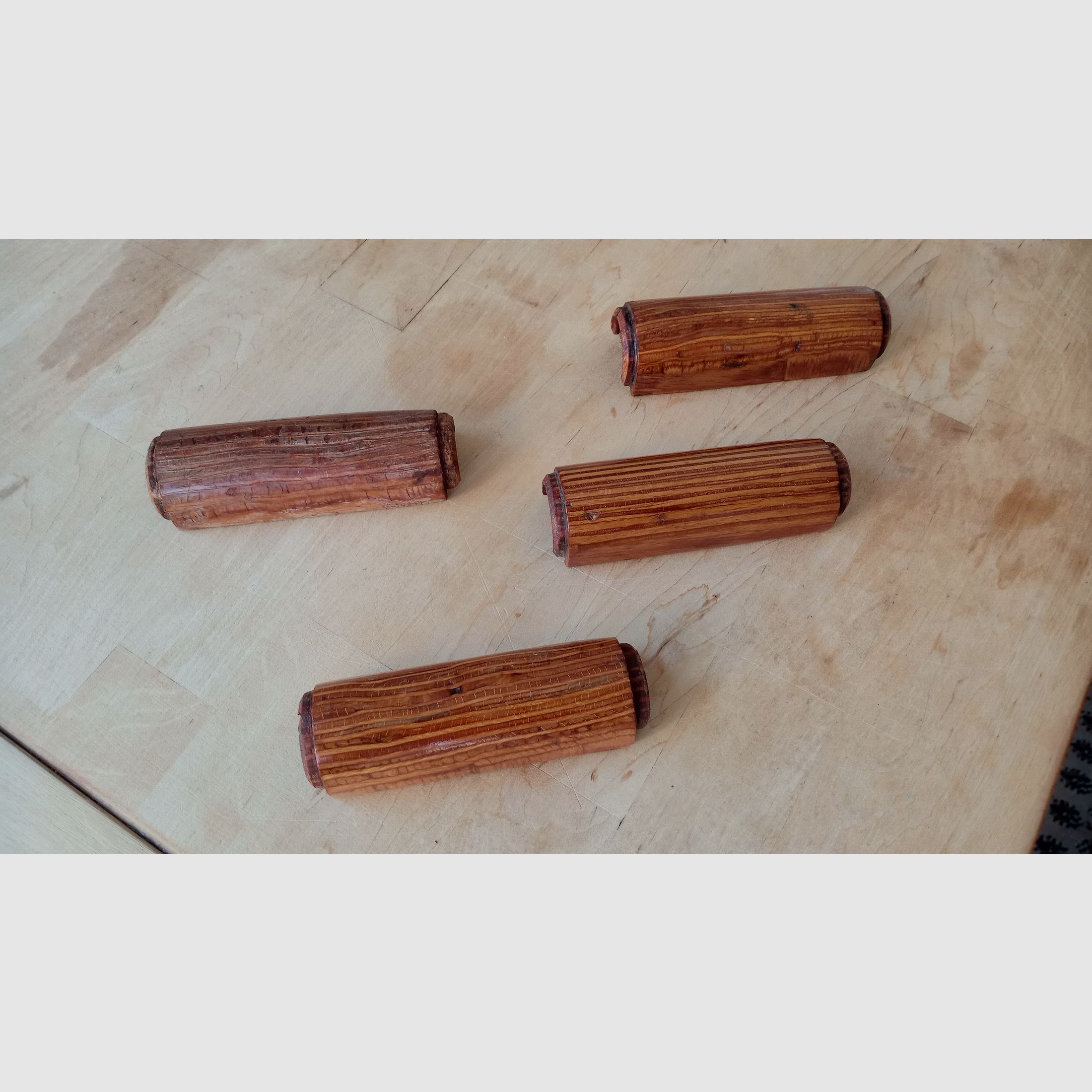Originale guanti superiori Dong AK rumeni (molto larghi) / Legno laminato robusto perfetto per il pene di asino rumeno (Uluc) o guanti RPK