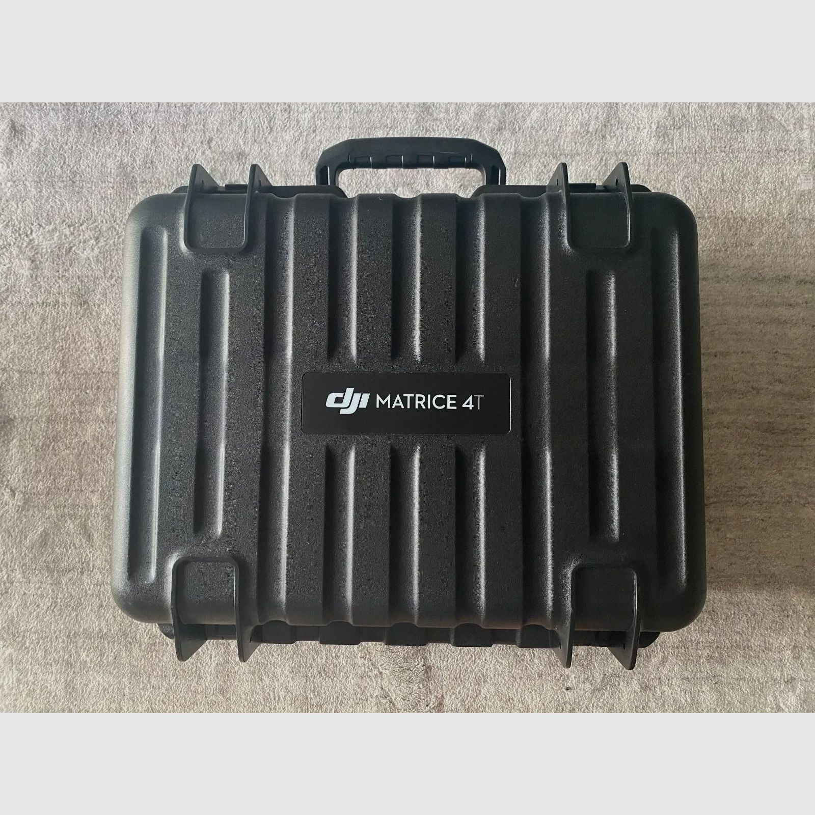 DJI Matrice 4T – dron termowizyjna, ratowanie saren, pełny zestaw w walizce