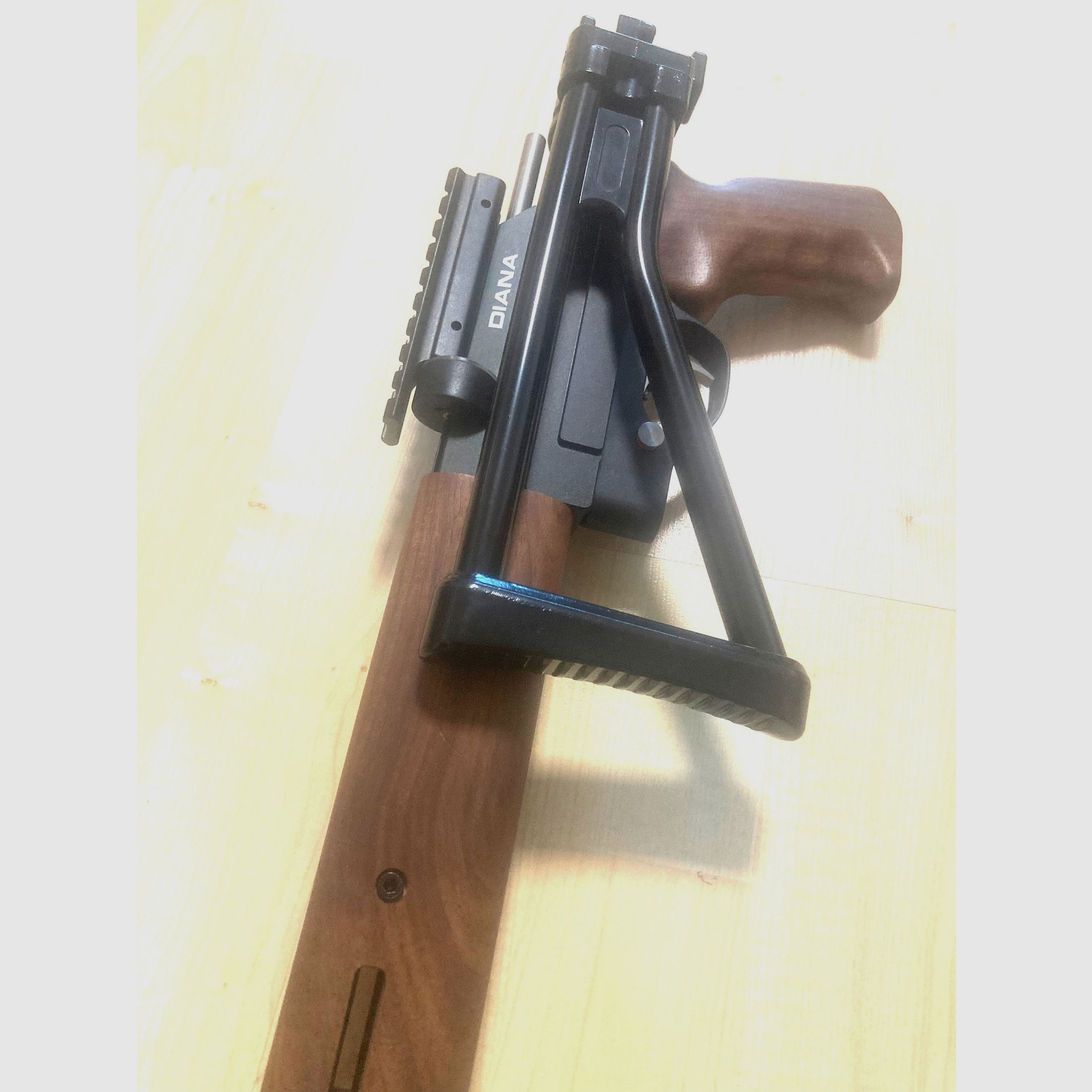 Carabina ad aria compressa Diana Stormrider "Paratrooper Classic" con sistema di stock pieghevole in alluminio stile WW2/50s, F libera da 18 anni con kit export 35J, immagine 4 di 8