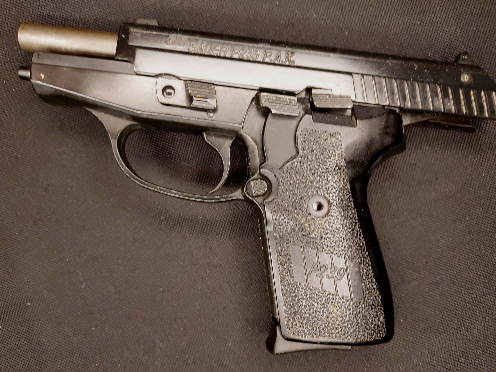 Sig Sauer P239 pistolet alarmowy w kalibrze 9 mm P.A.K. (PTB 696)