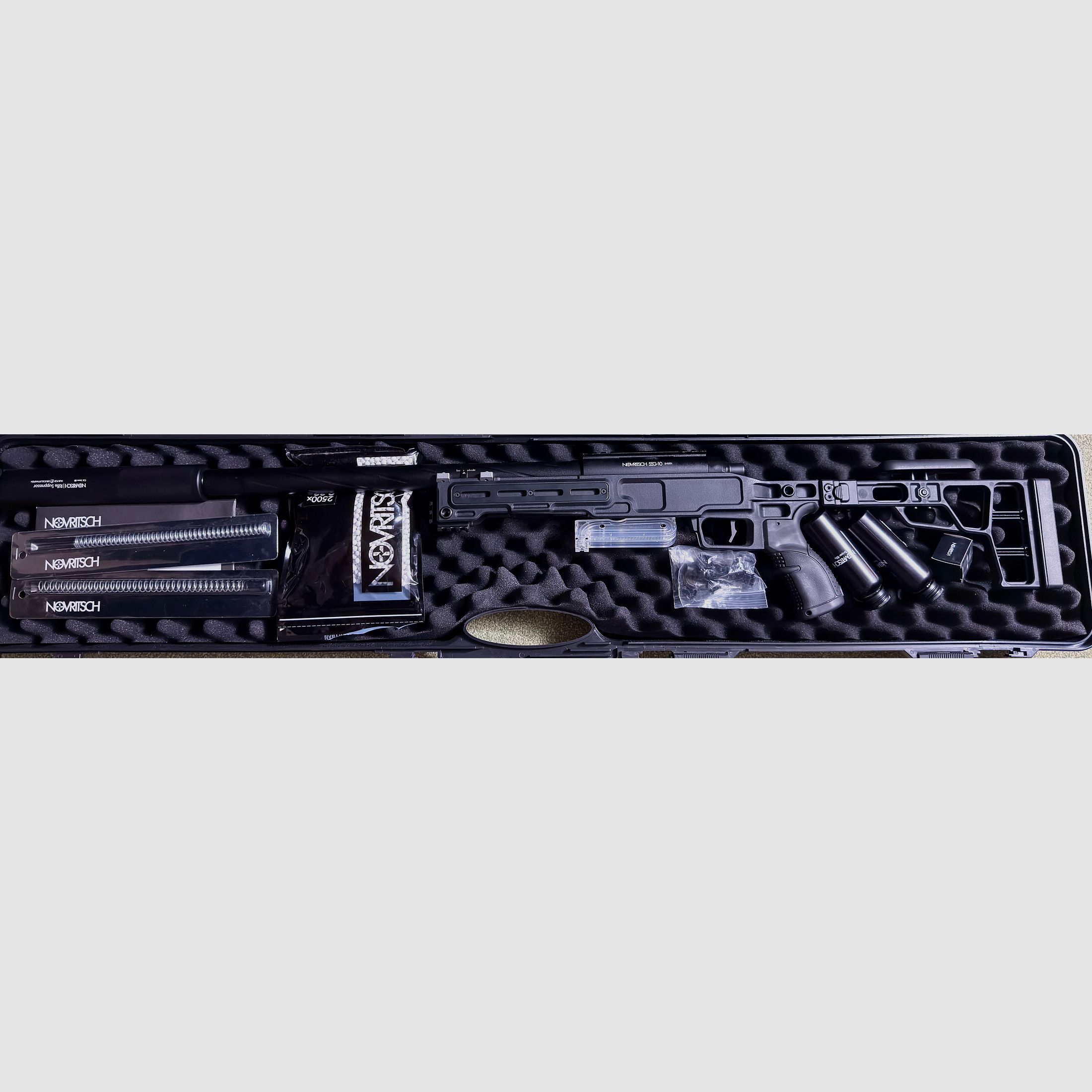 Novritsch SSG10 A3 z akcesoriami i dodatkowymi sprężynami.