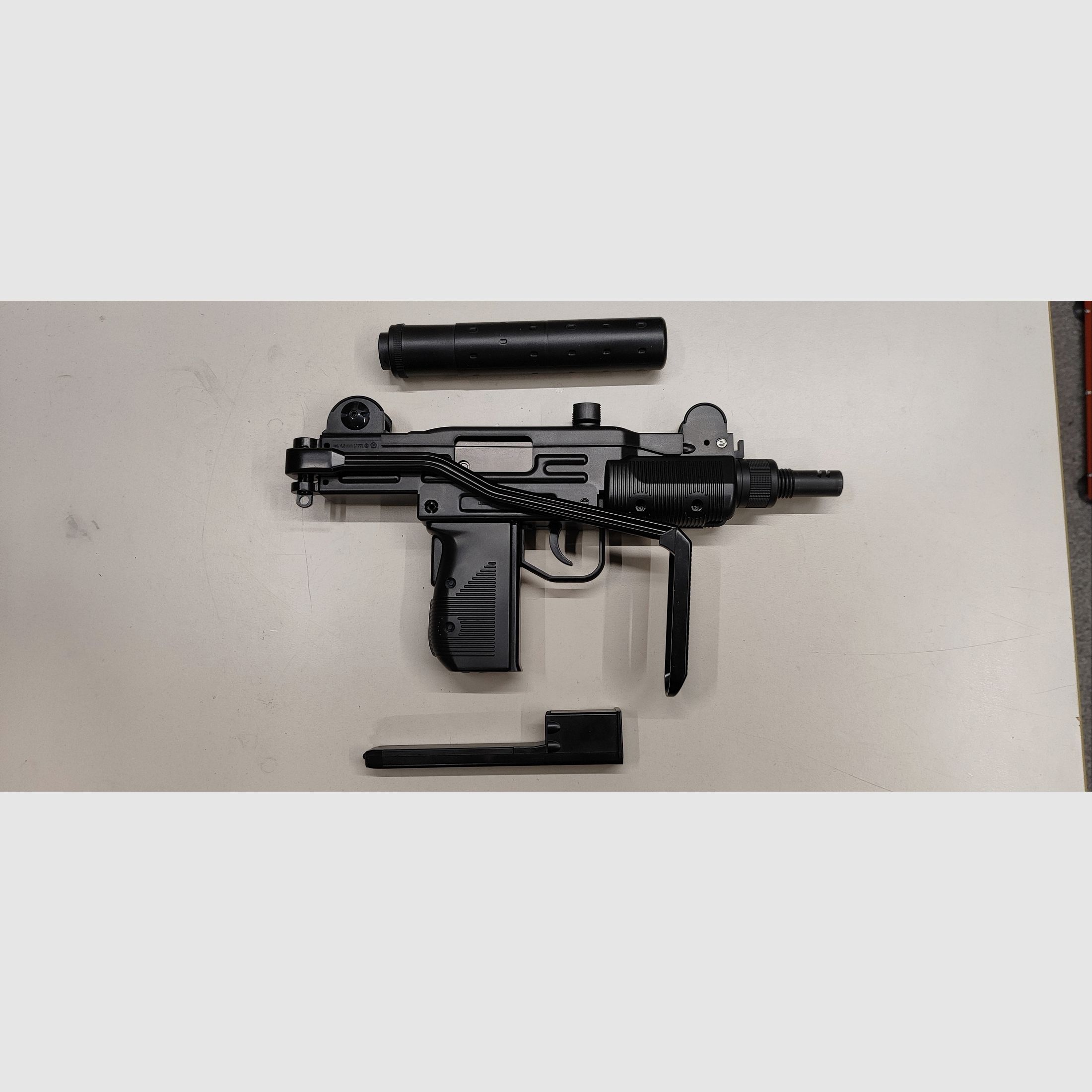IWI UZI submachine gun CO2 4.5mm BB steel or plastic