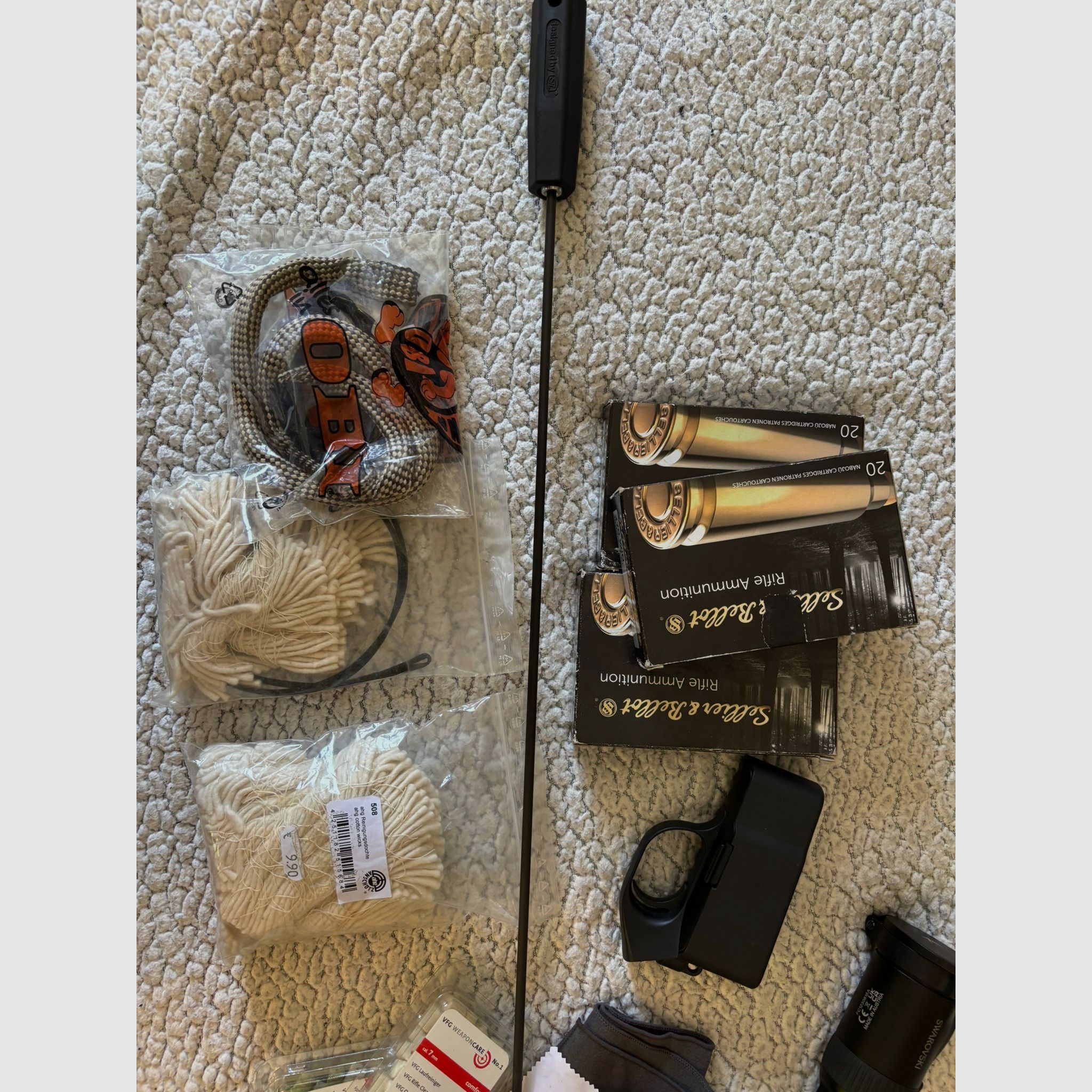 Blaser R8 270 Win. Bez celownika, ale z akcesoriami