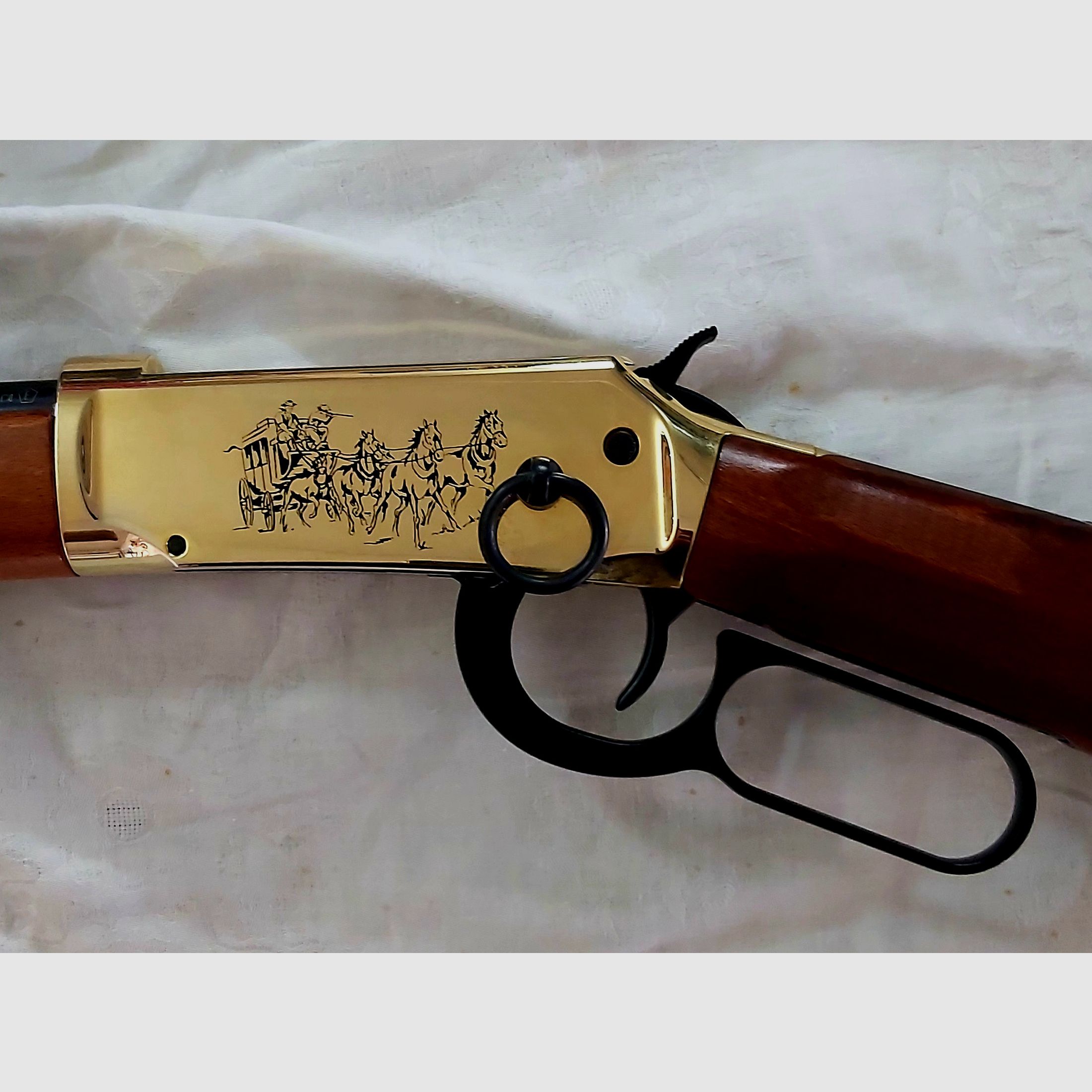 Walther Lever Action Wells Fargo long CO2-Gewehr in Gold-Optik im Kaliber 4,5mm -
