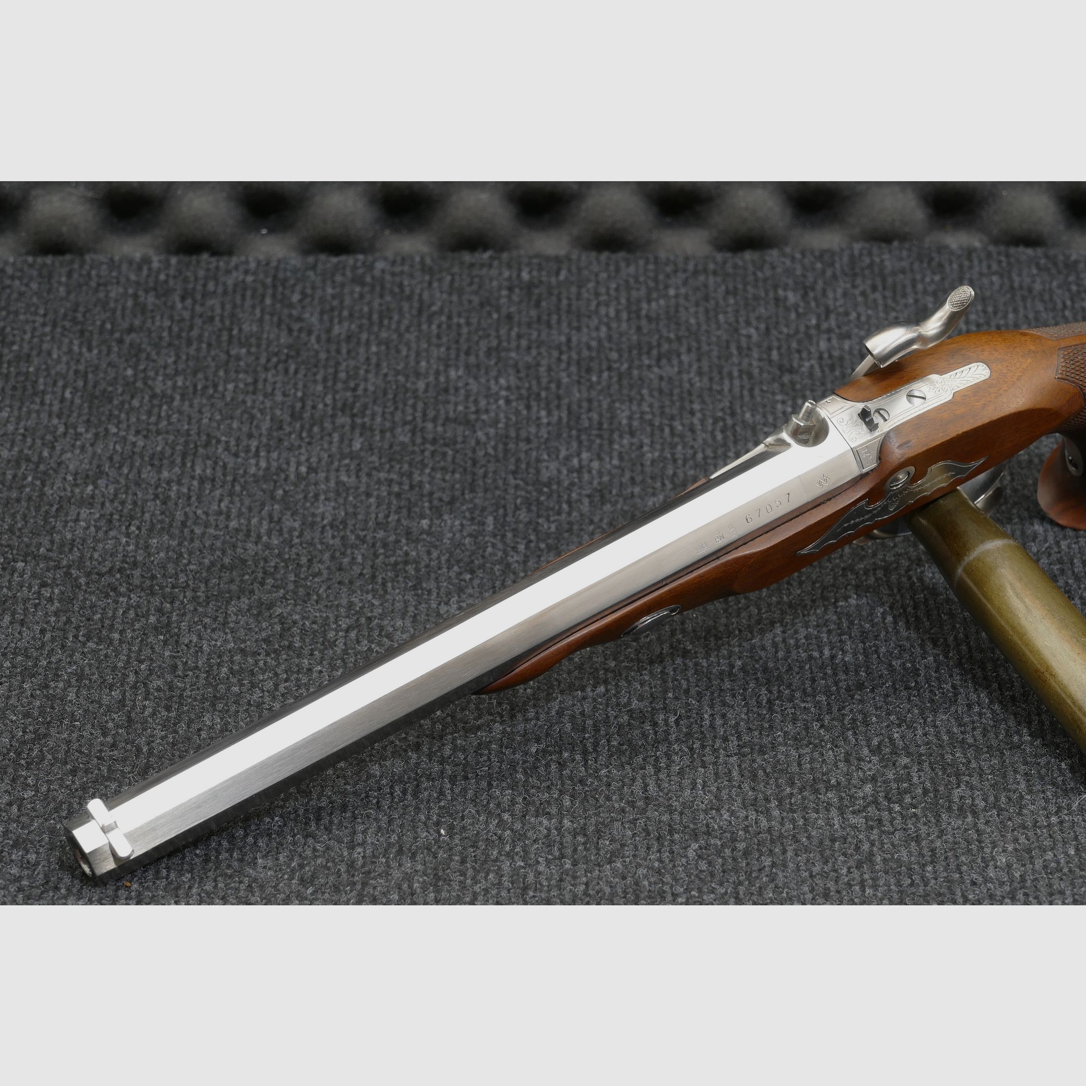 Percussion muzzleloader Davide Pedersoli pistol Le Page Target International .44 (BlackPowder), excellent condition, high-resolution images, immagine 8 di 11